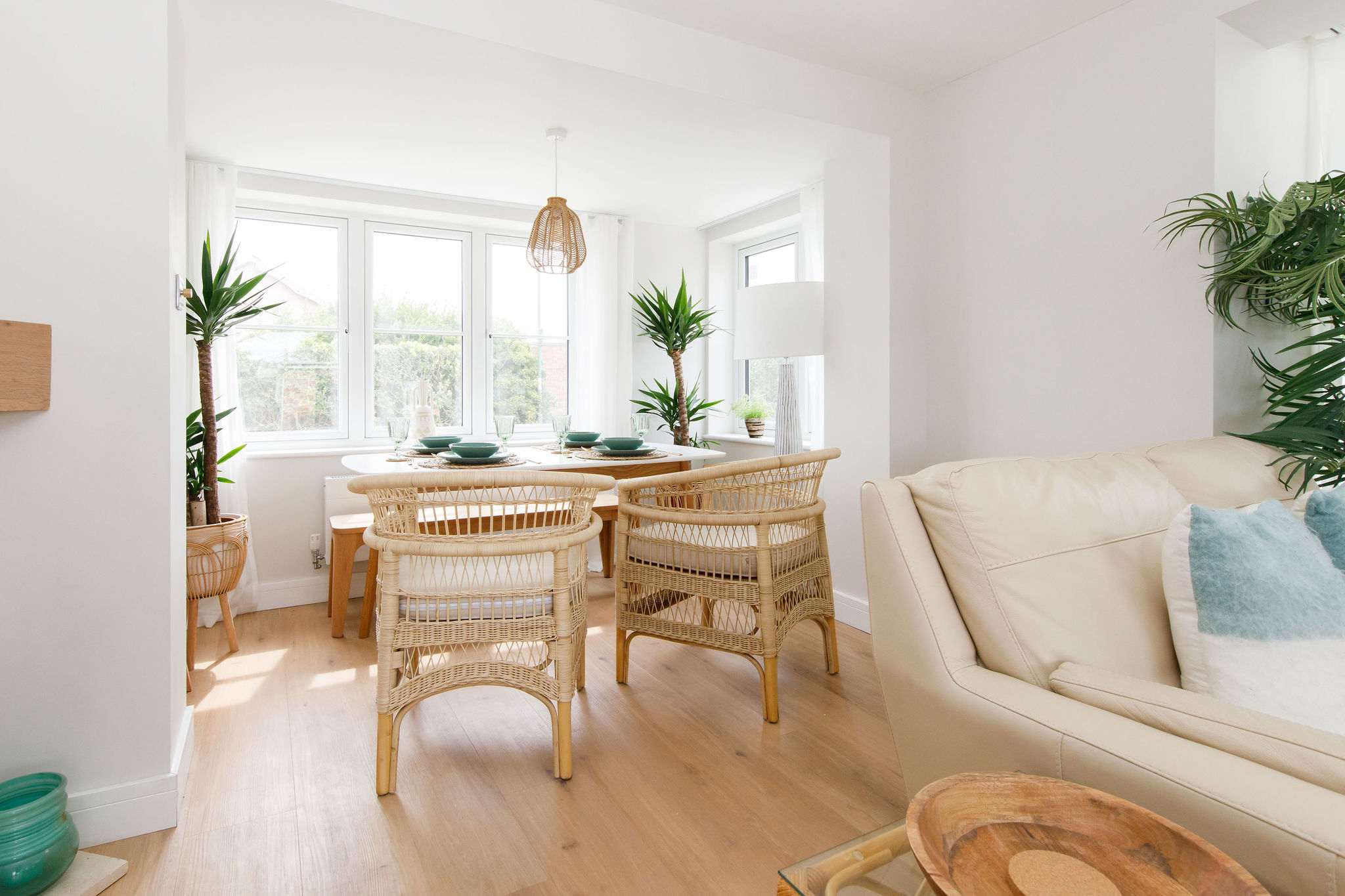 The kitchen/lounge area is the perfect place to hangout after a day at the beach