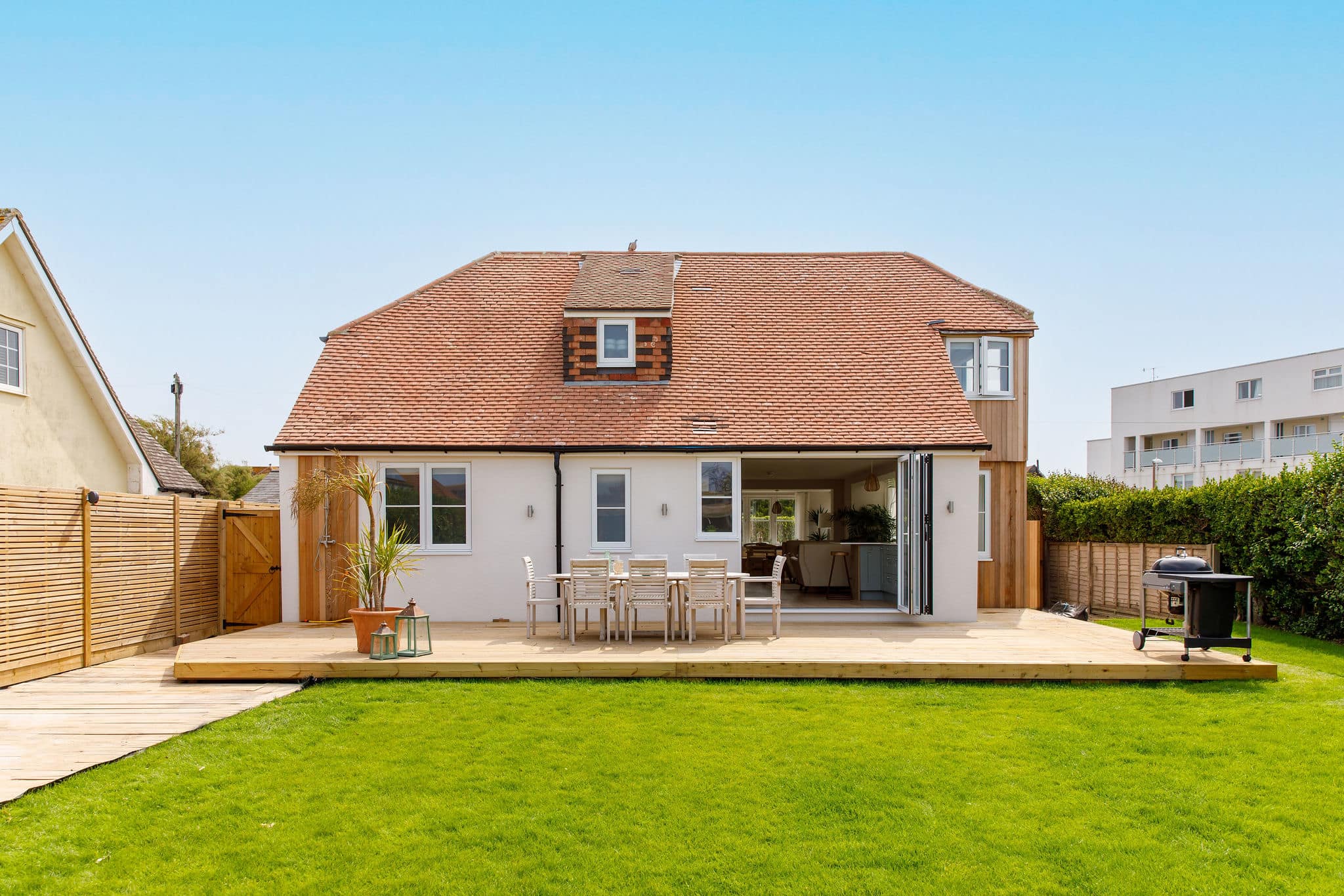 West facing garden bathed in sunshine