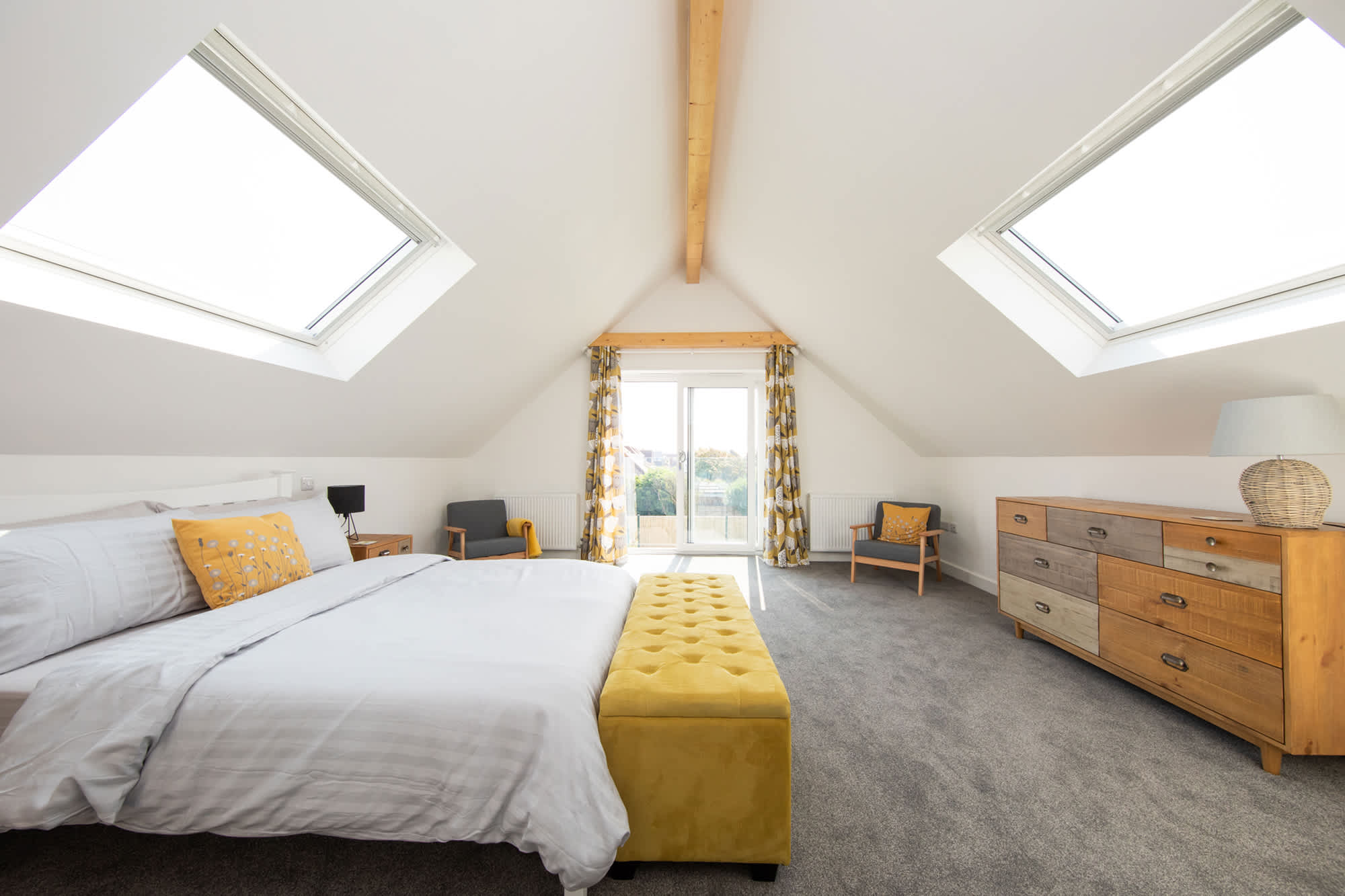 3BR Stylish Home, Sea View, Walk to East Wittering