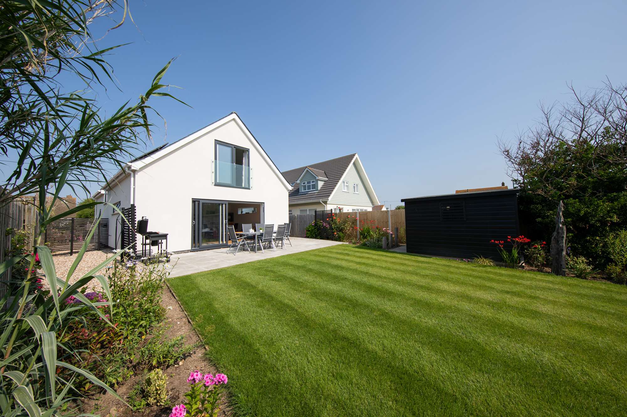 3BR Stylish Home, Sea View, Walk to East Wittering