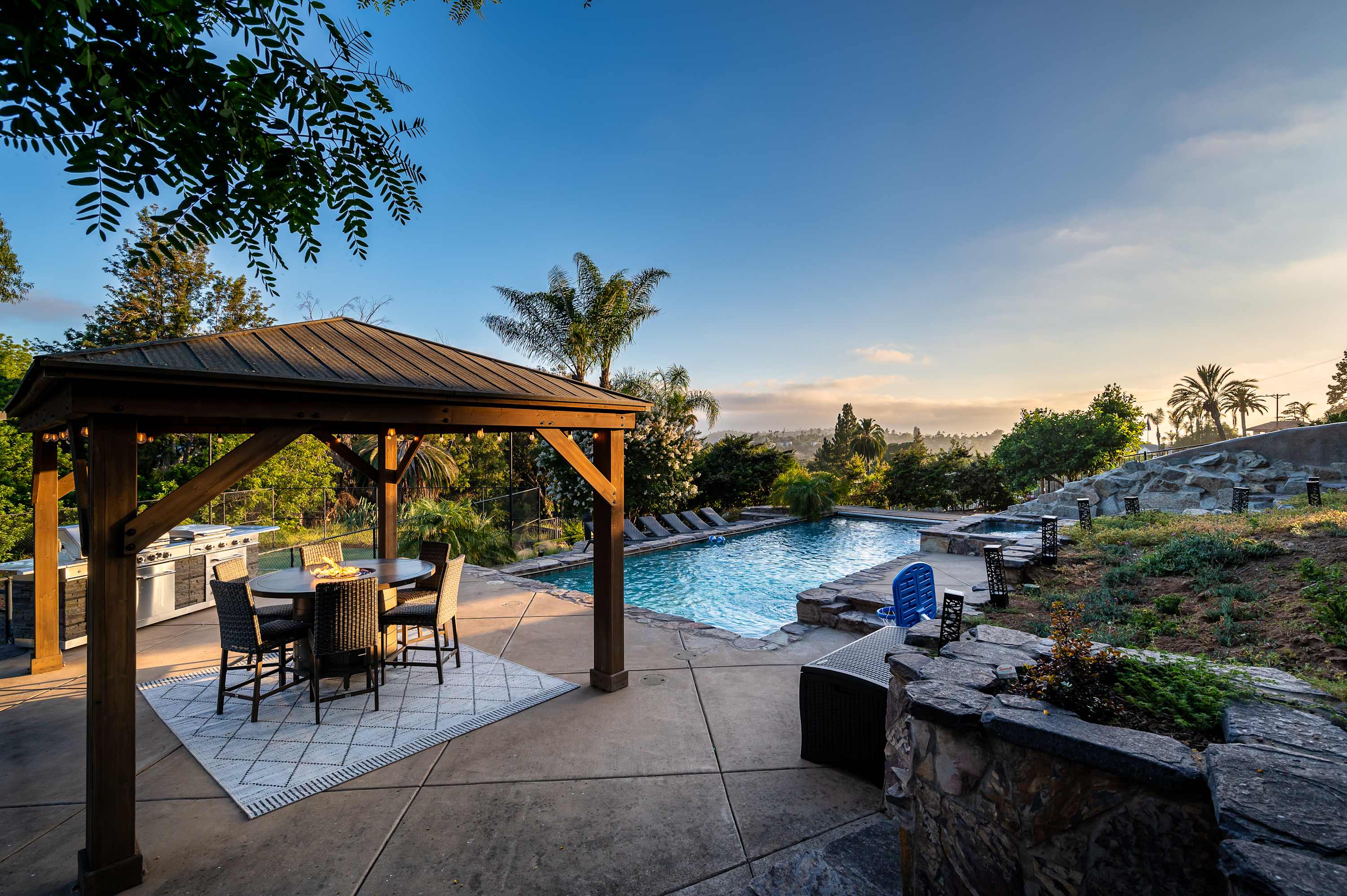 Hillside Oasis 11 miles from San Diego with Views