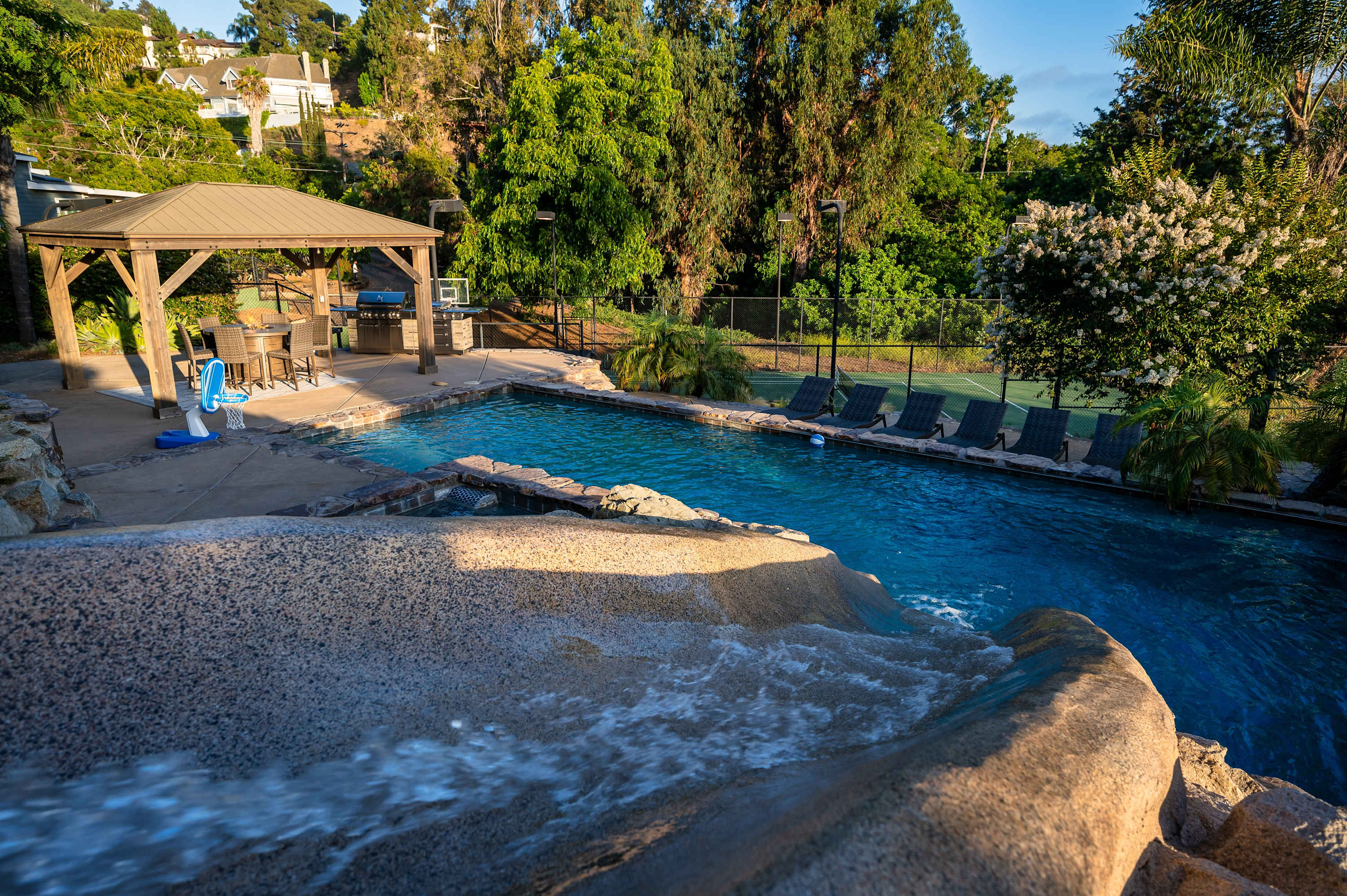 Hillside Oasis 11 miles from San Diego with Views