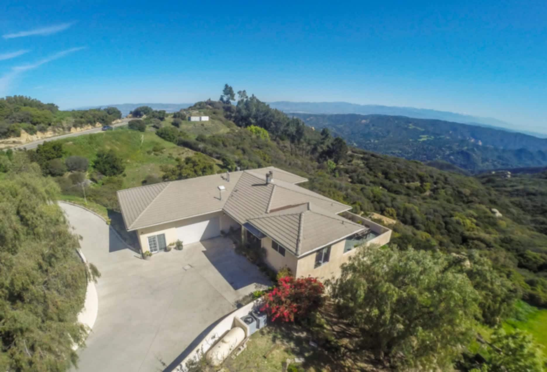 Malibu Mountain Top Villa with Stunning Views