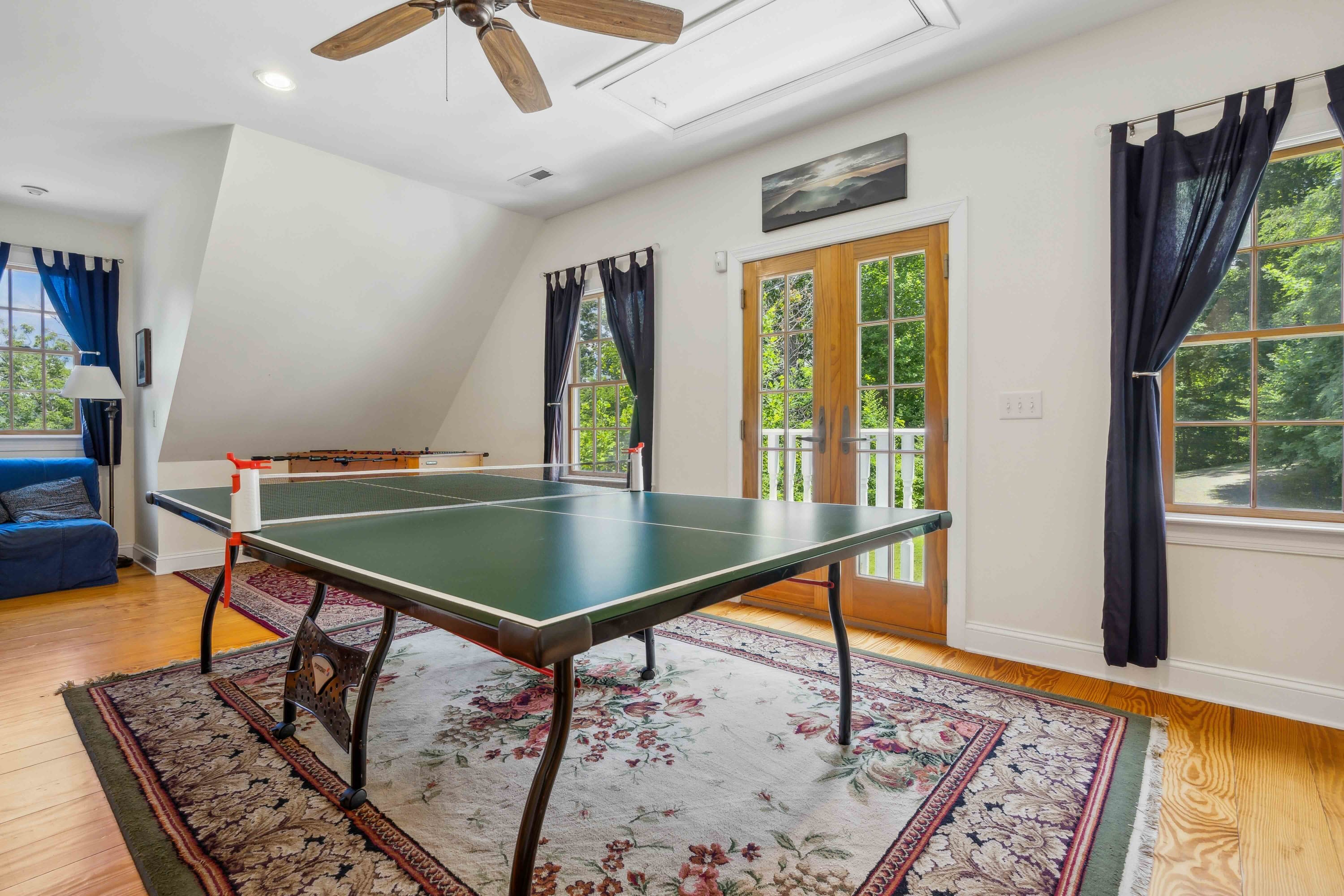 Spacious Home with Foosball, PingPong and Gym