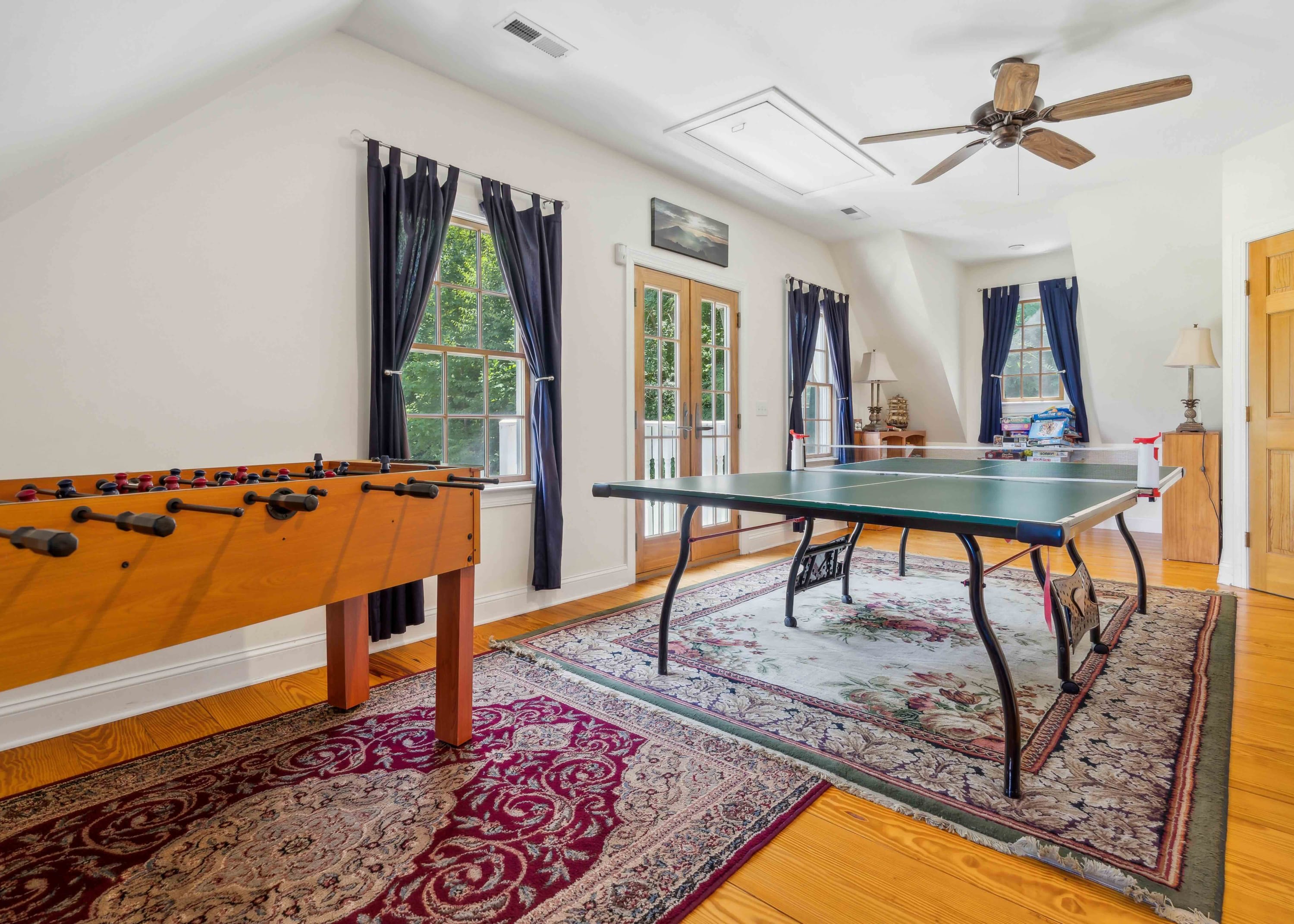 Spacious Home with Foosball, PingPong and Gym