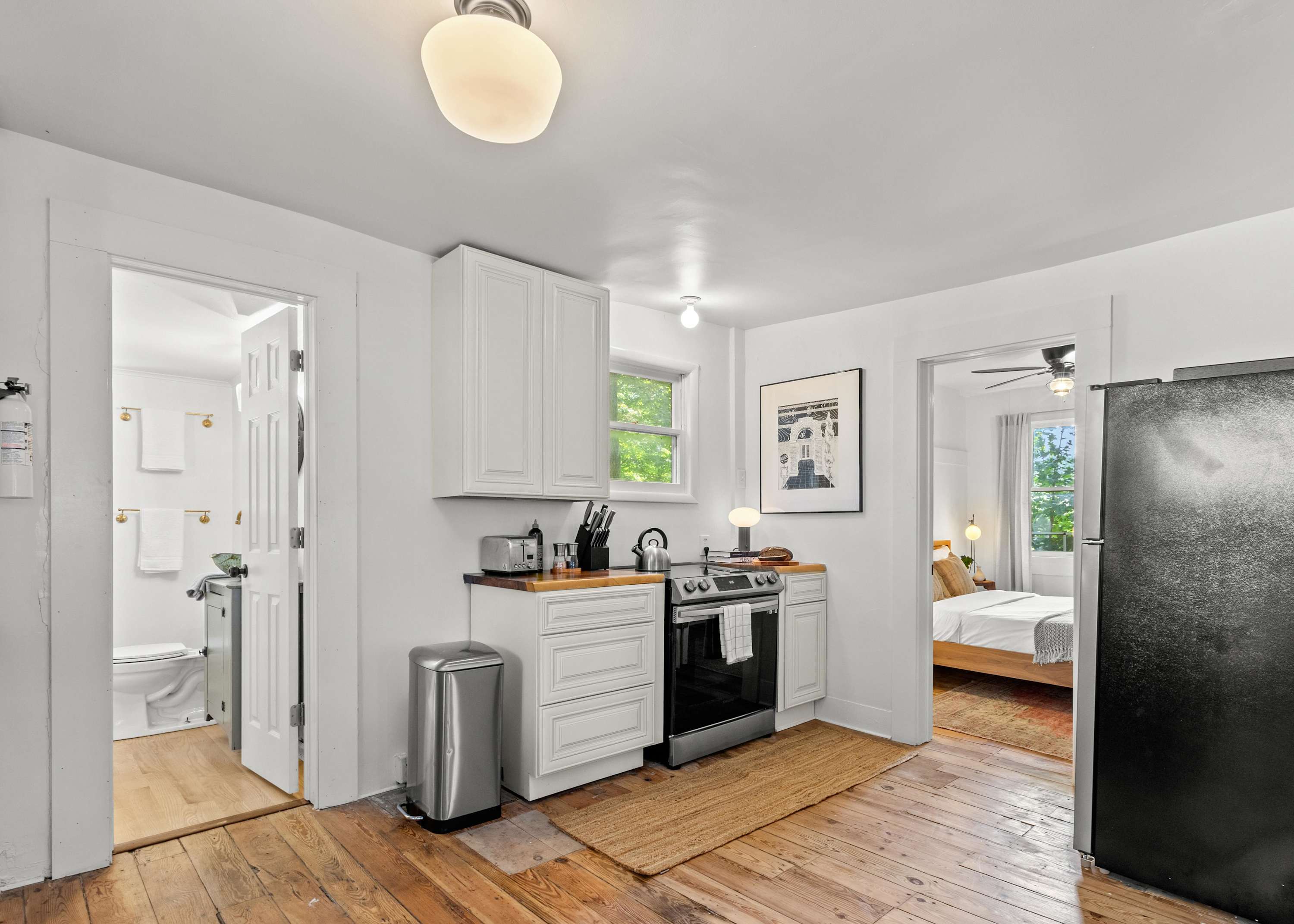 Kingston Cottage with Sauna near Stockade District