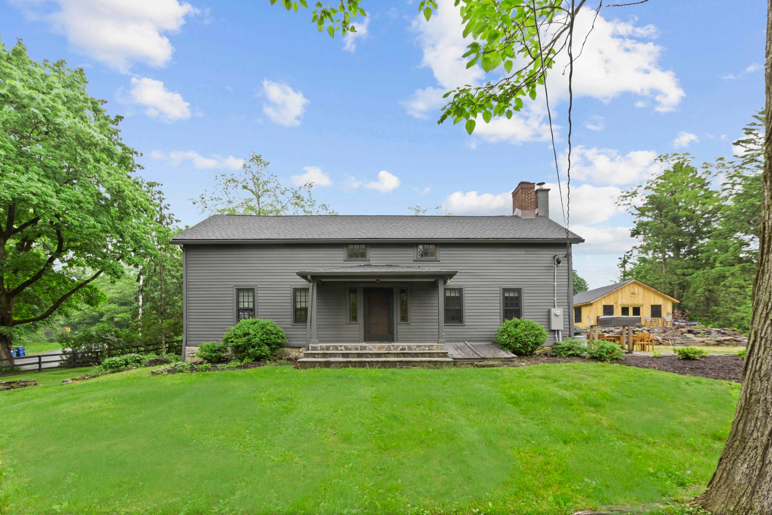 Historic Cottage w Brand New Hot Tub and Game Room