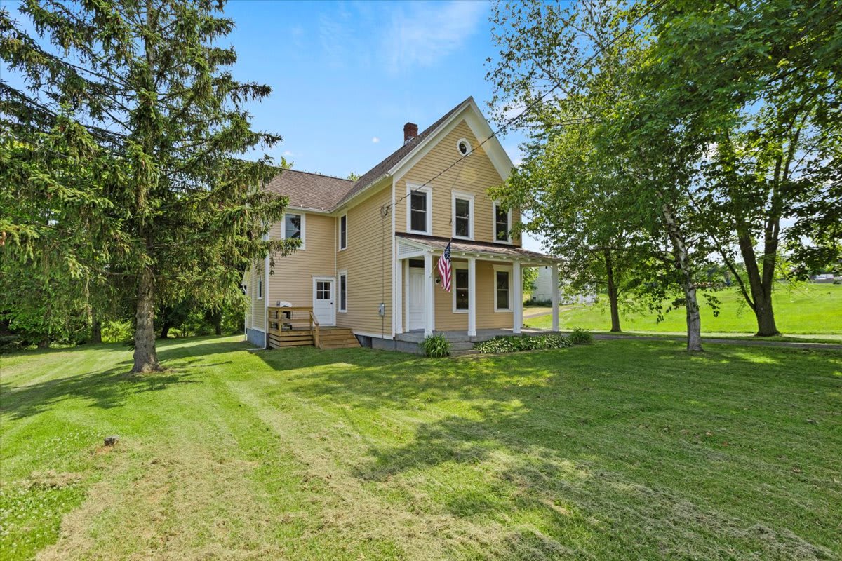 Hudson Restored Farmhouse with Fire Pit