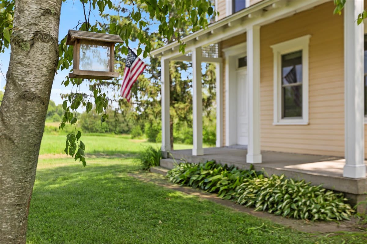 Hudson Restored Farmhouse with Fire Pit