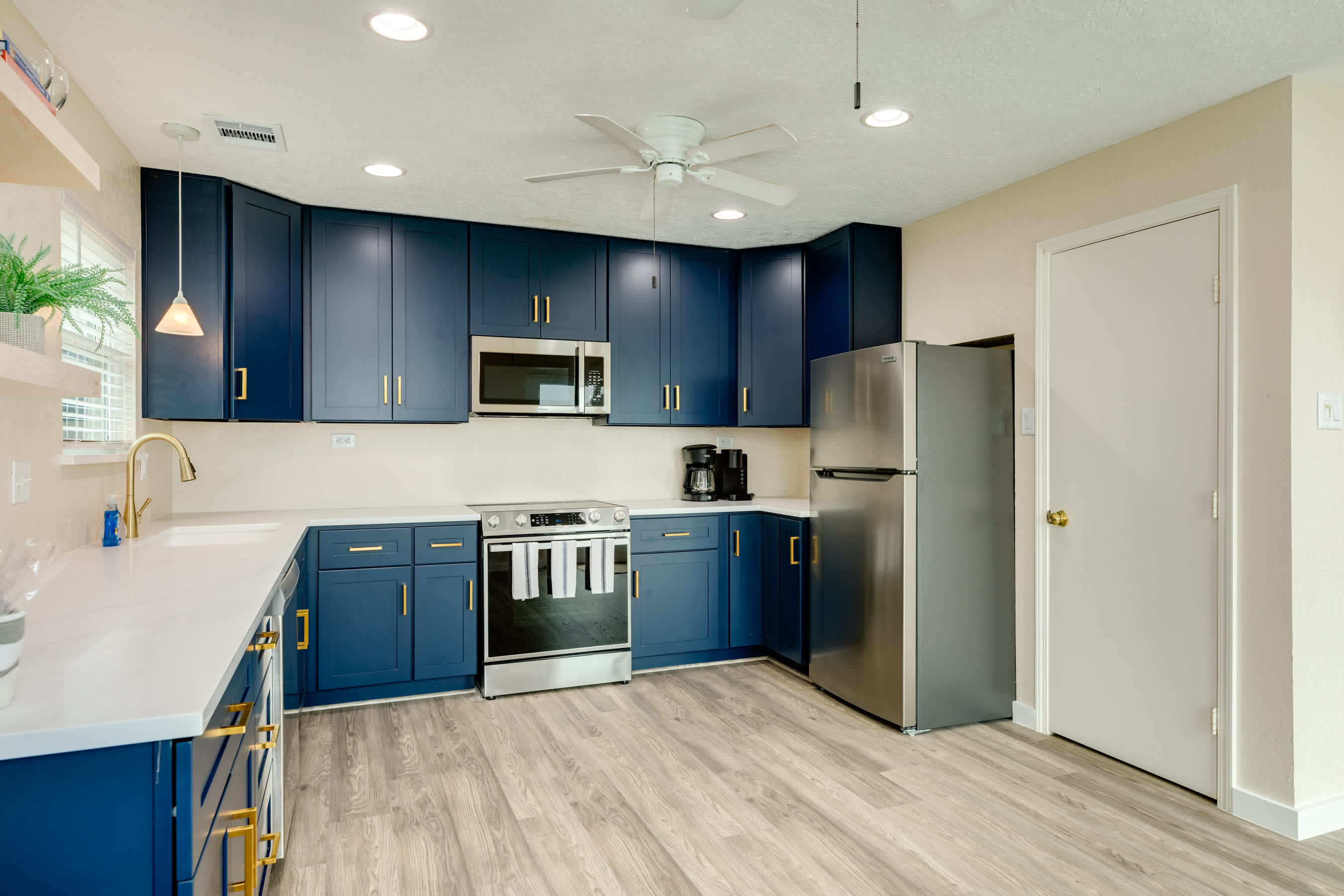 Second Wind Bay House Fish Float Fun 4