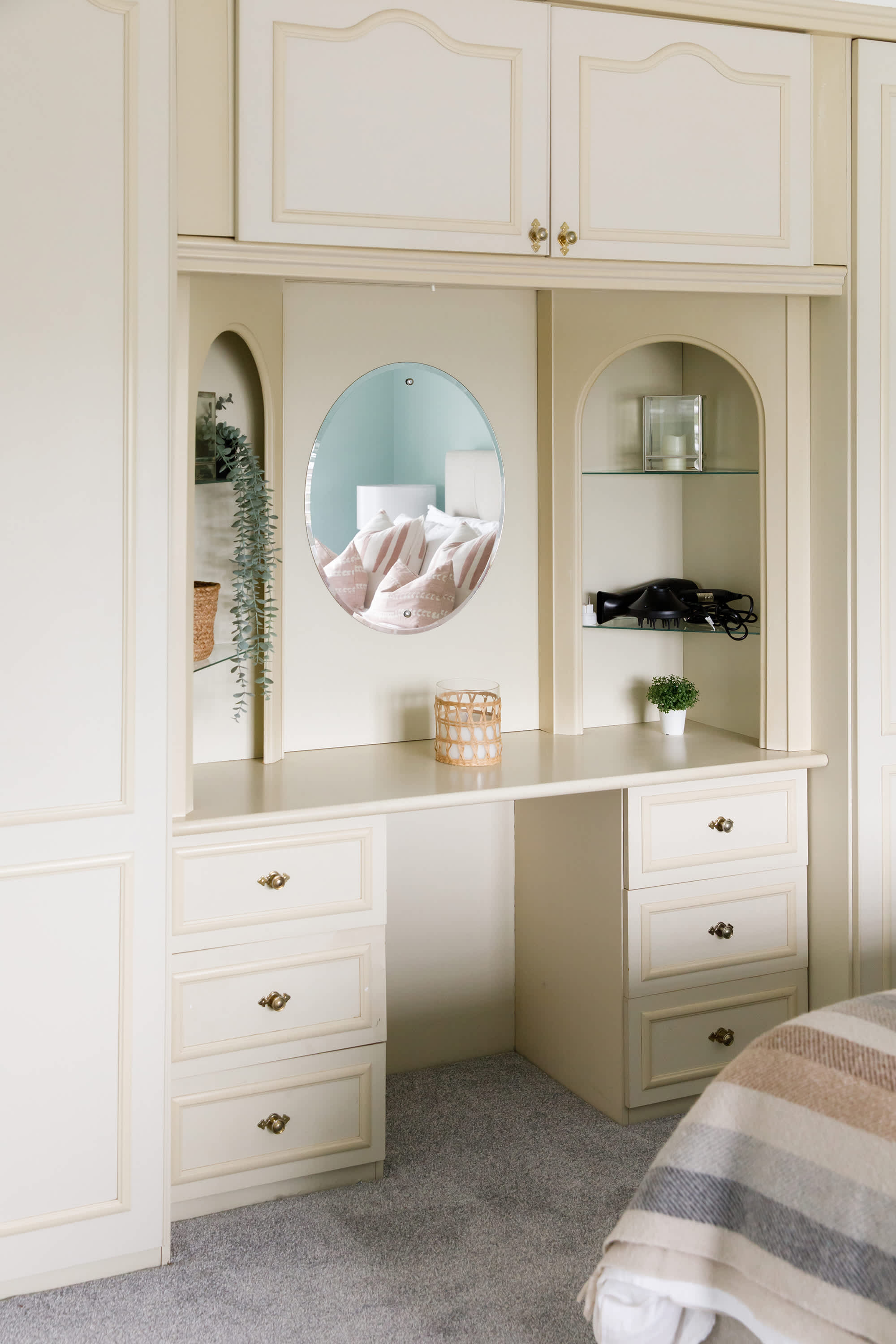 Or take some time to freshen up before heading out for a evening meal at one of the local pubs or restaurants.