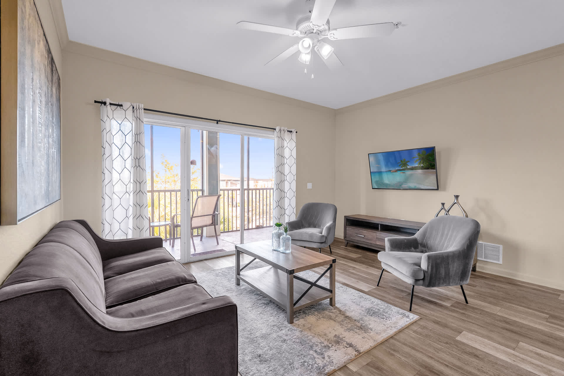 Upstay Pet Friendly Condo Near Disney w Pool