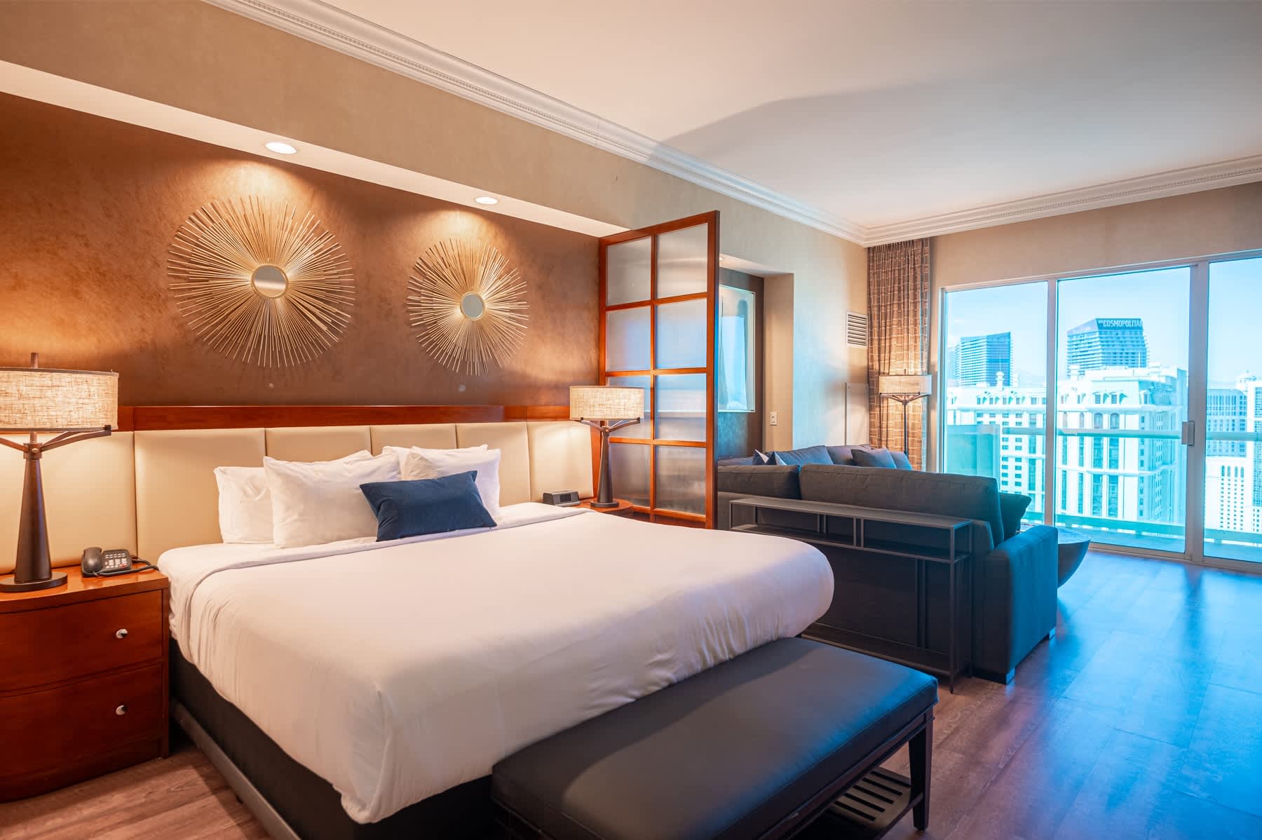 No Resort Fee Strip View Balcony+Free Valet+ Pool — Las Vegas, NV — vacation rental