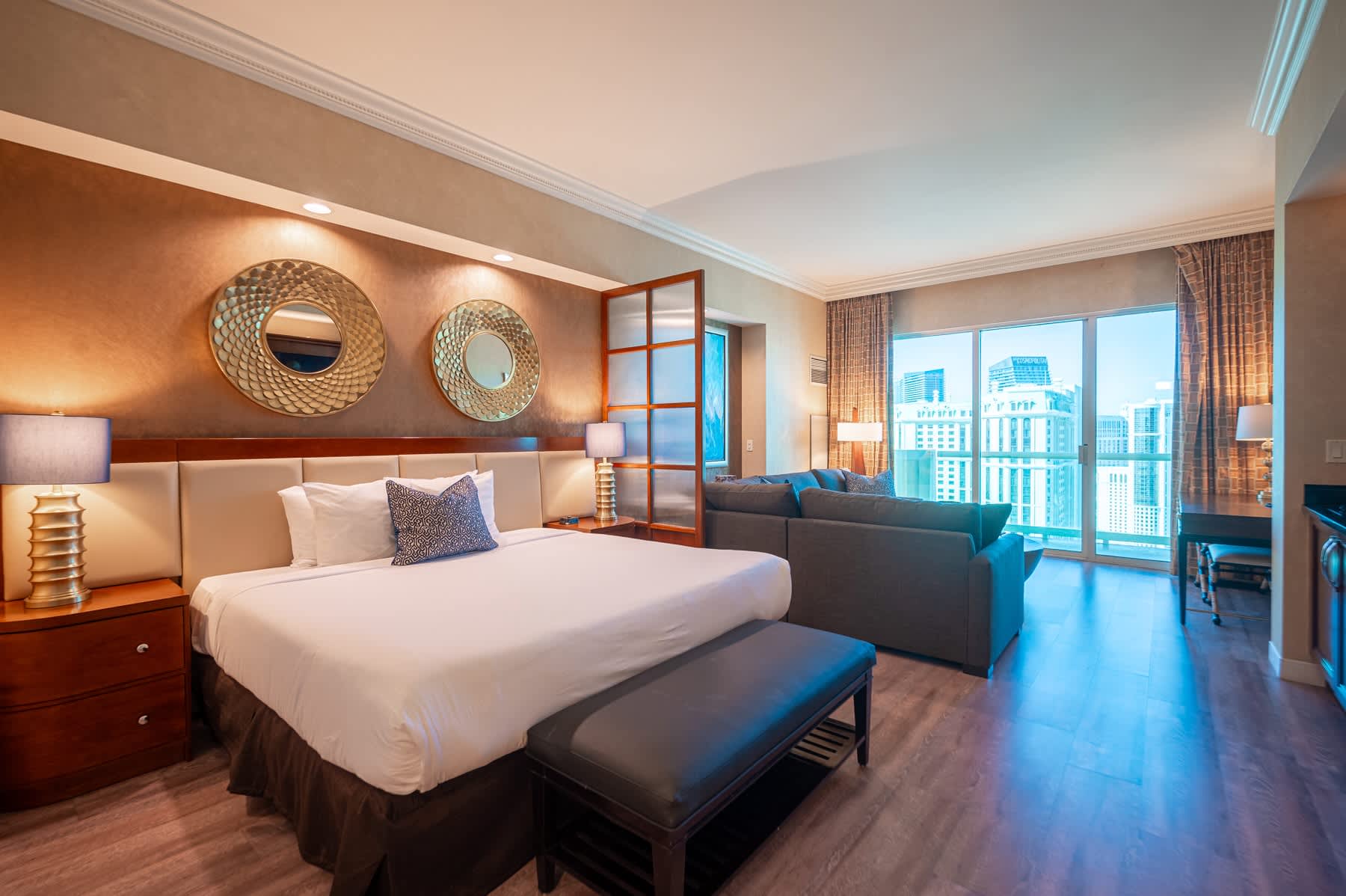 No Resort Fee Strip View Balcony+ Free Valet+Pool — Las Vegas, NV — vacation rental
