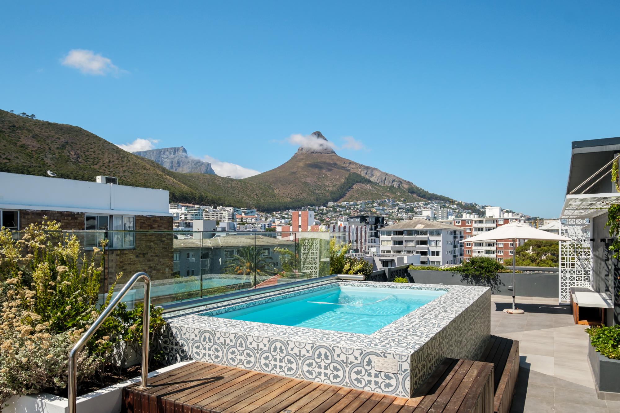 Chic Rooftop Apartment by the Sea 6onN Sea Point | Photo 3