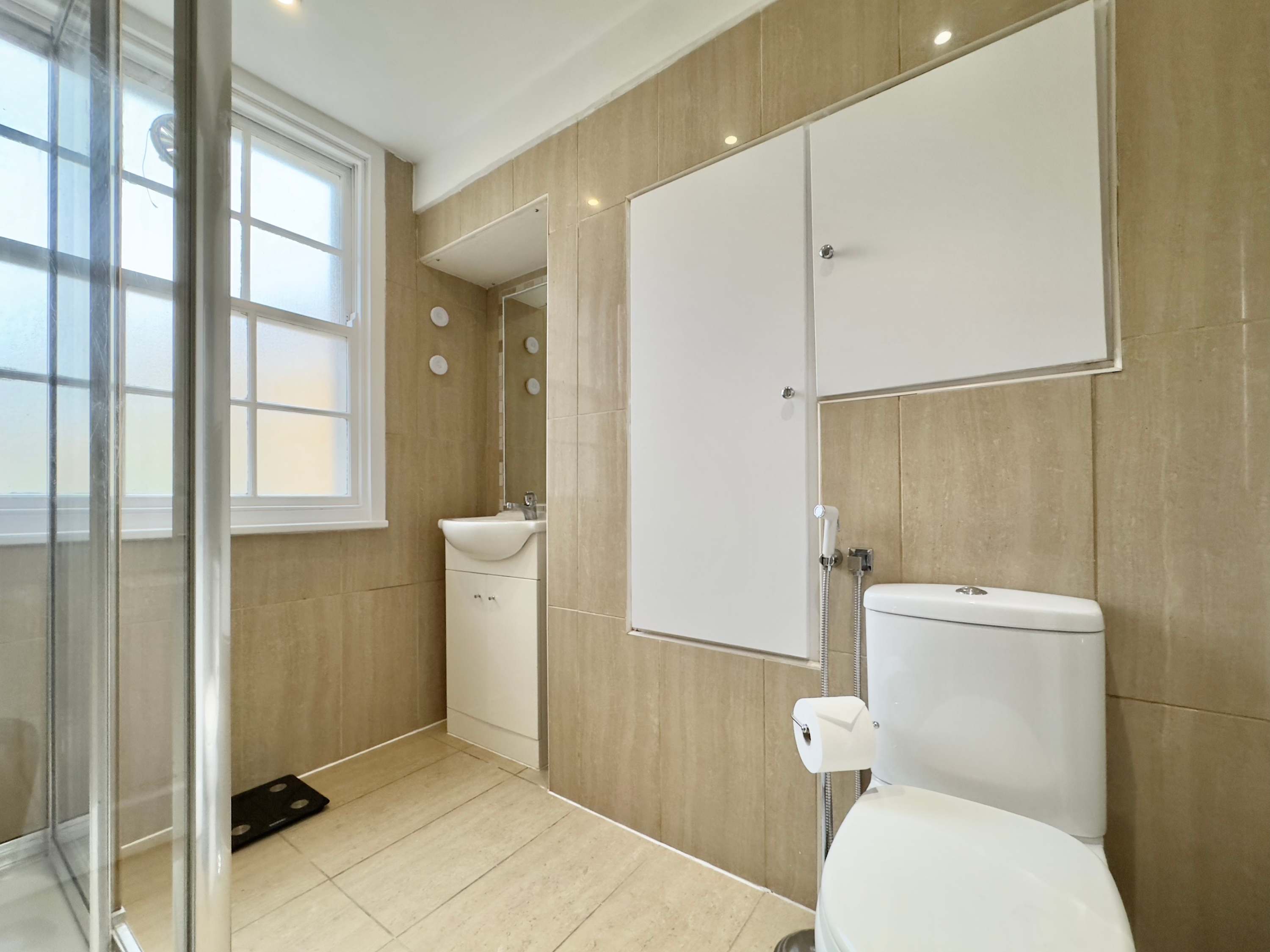Chic Marble Arch w/ 100" Cinema & Premium Mattress in Harrowby Street W1H 5HX - Property image 35 - VivreStays