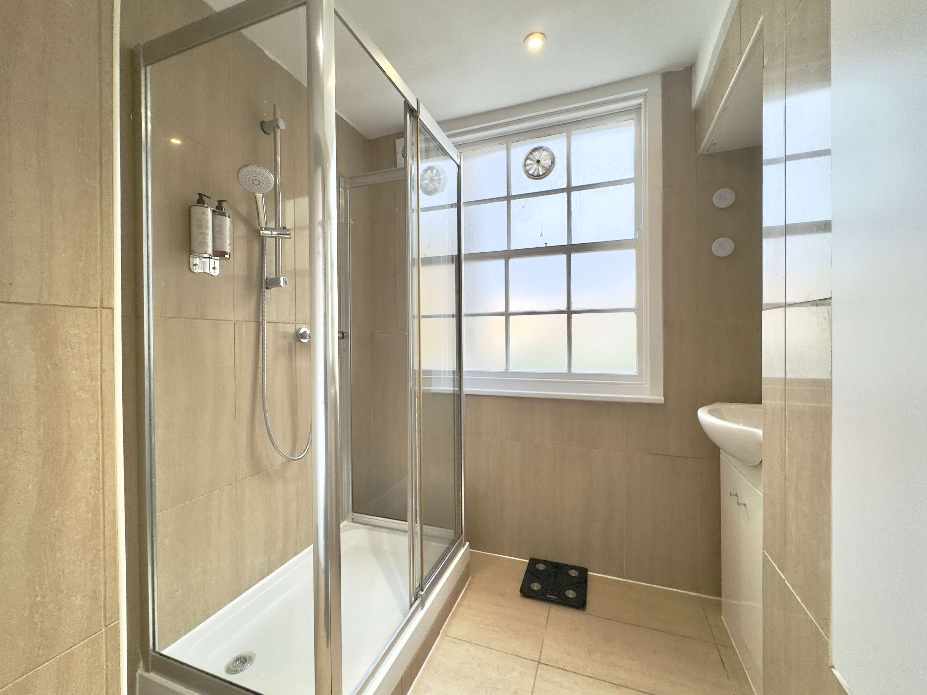 Chic Marble Arch w/ 100" Cinema & Premium Mattress in Harrowby Street W1H 5HX - Property image 36 - VivreStays