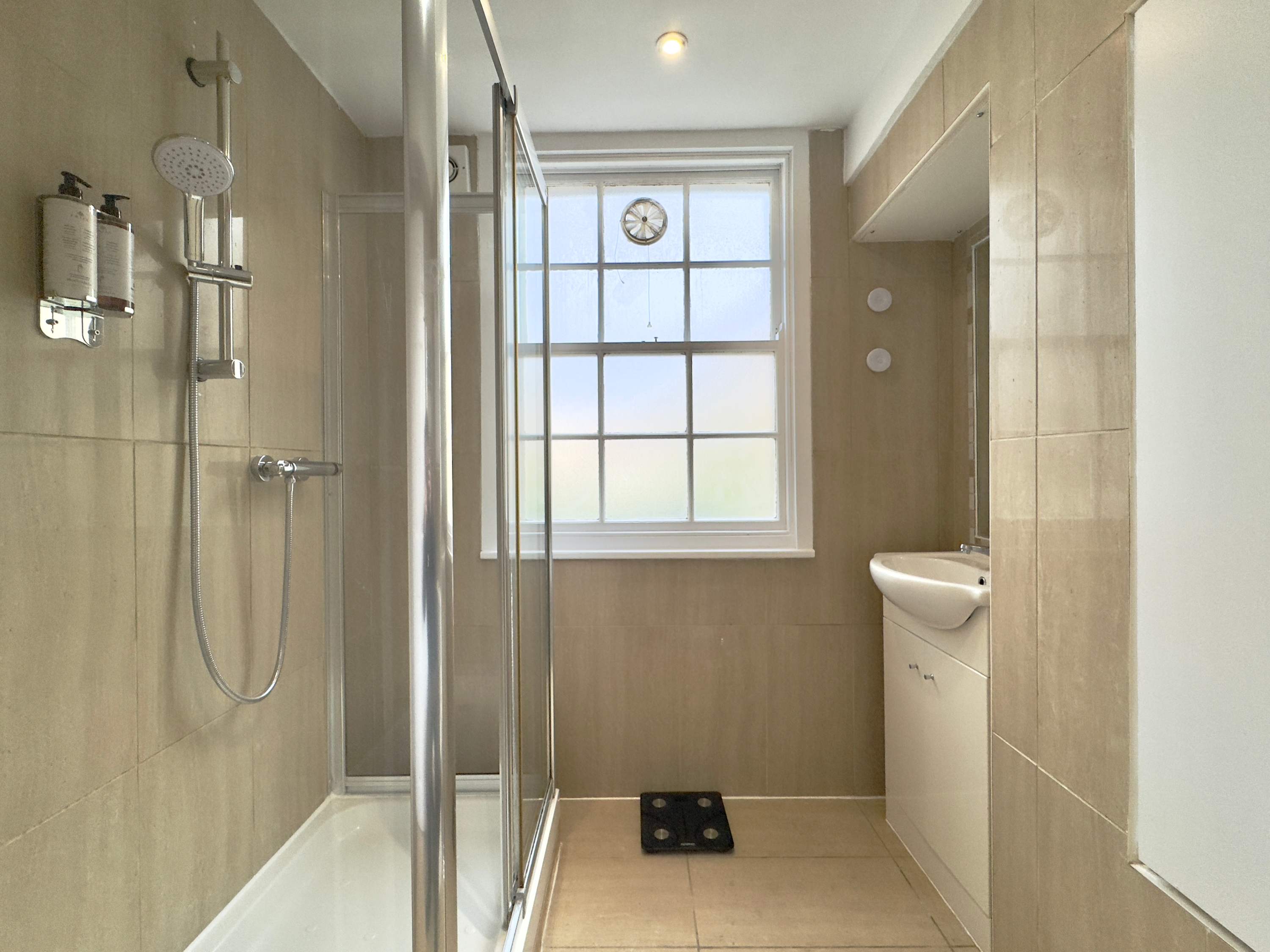 Chic Marble Arch w/ 100" Cinema & Premium Mattress in Harrowby Street W1H 5HX - Property image 37 - VivreStays