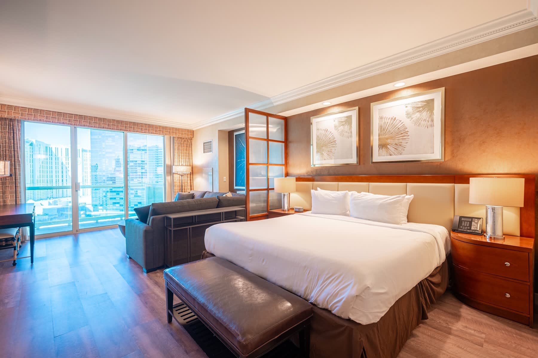 No Resort Fee. StripView Balcony+ Free Valet+ Pool — Las Vegas, NV — vacation rental