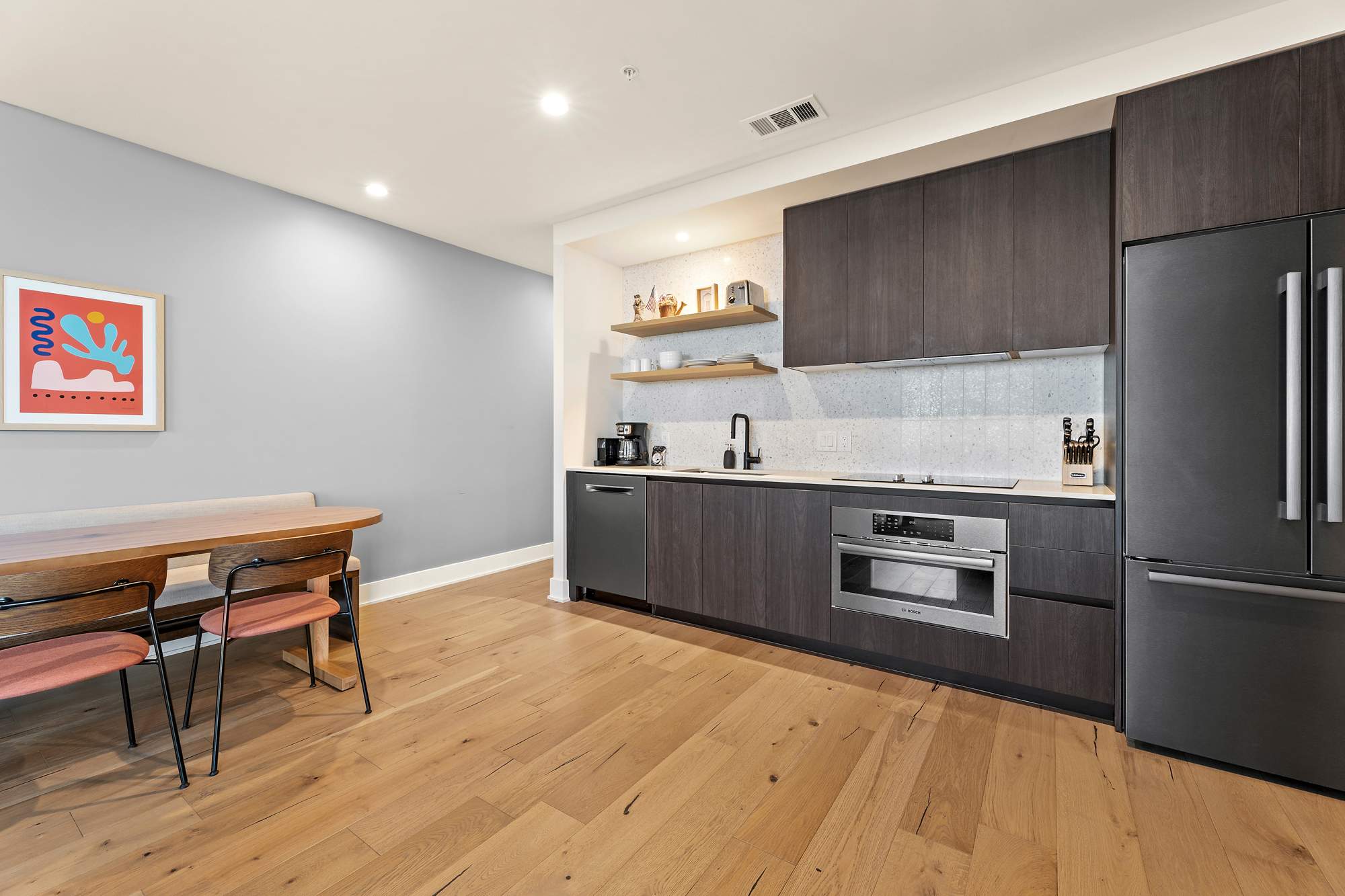 High-Rise Condo | Mins to Rainey St | Pool | Gym 6