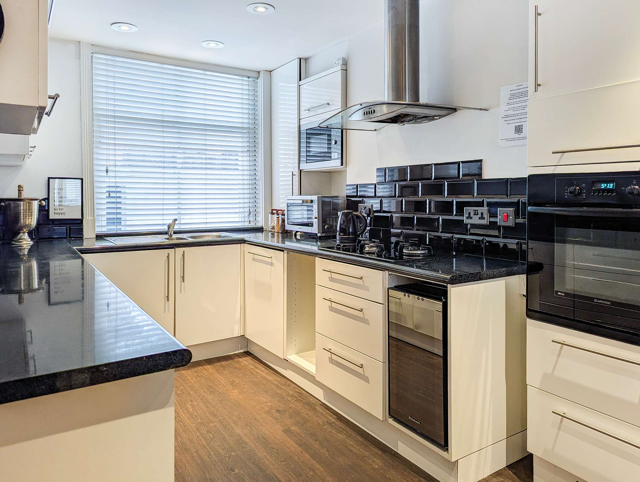 Brighton Haven-Sea View - by Brighton Holiday Lets - Brighton Holiday Home - Image 16