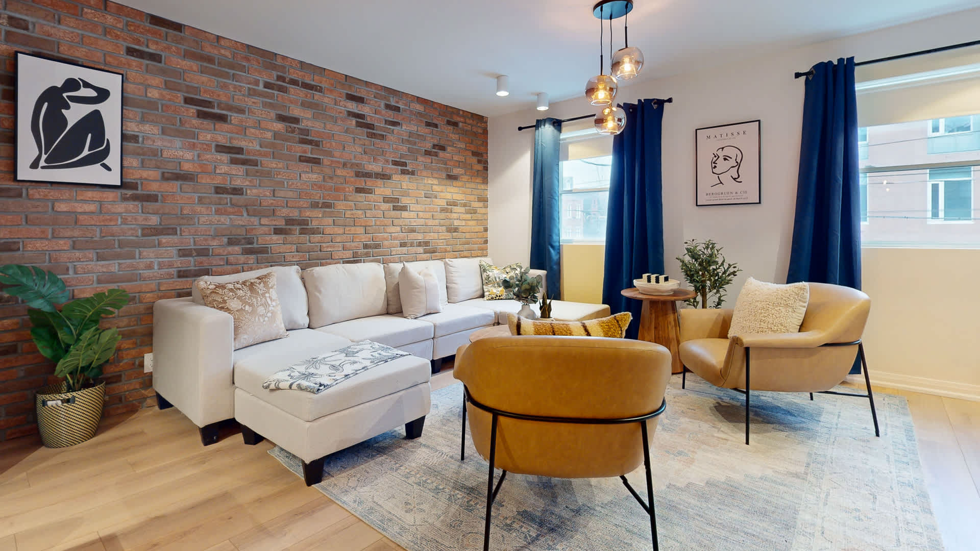 Casa Hotels Elegant 2BR Suite in Leslieville | Photo 7