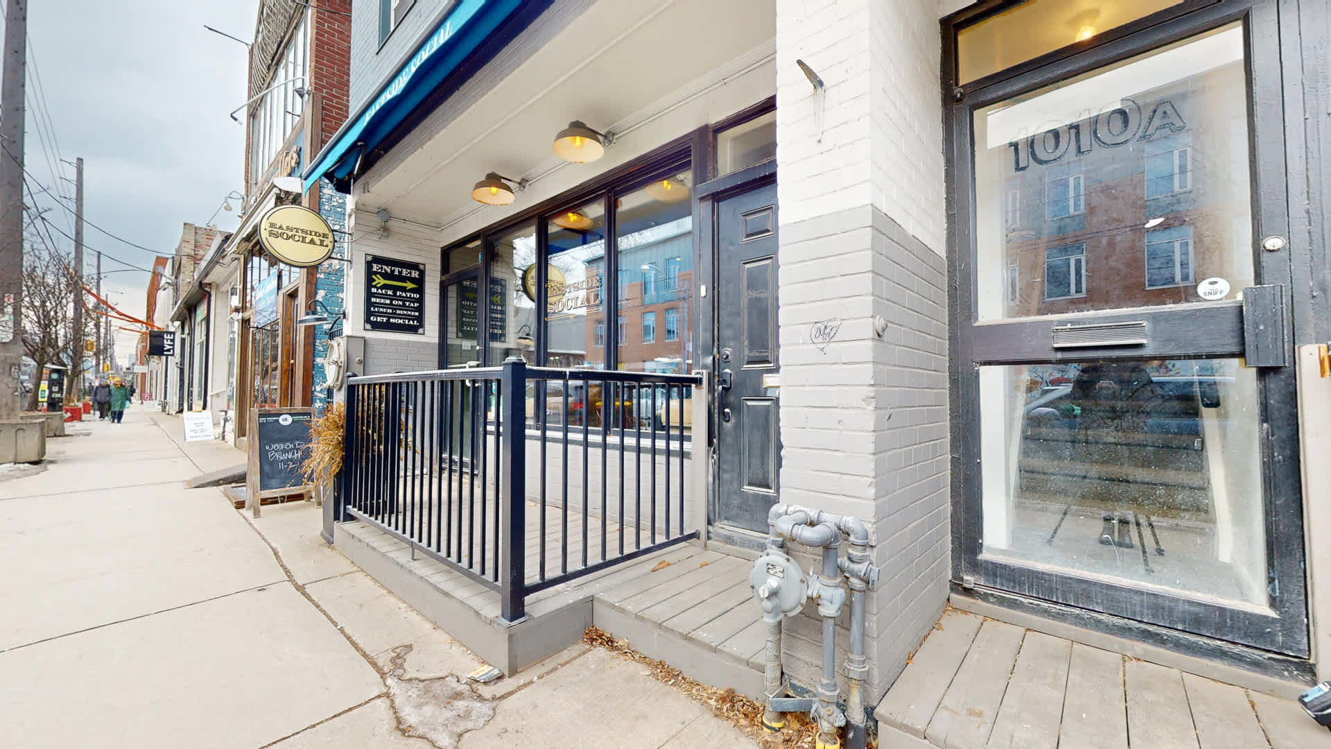 Casa Hotels Elegant 2BR Suite in Leslieville | Photo 24