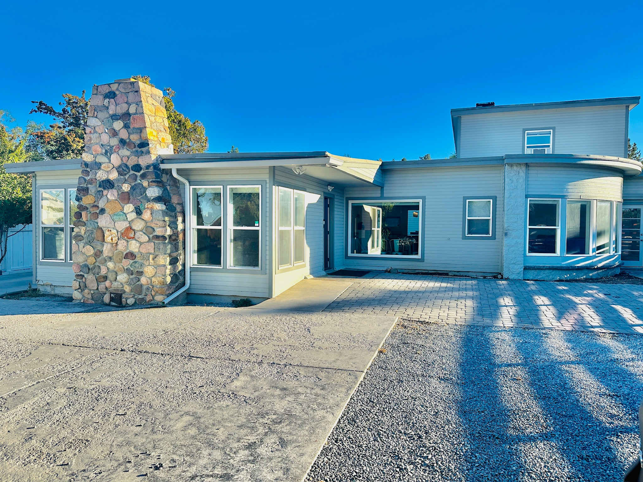 Triplex in Great Neighborhood/6 BR/10TVs/Sleeps 23 — Reno, NV — vacation rental