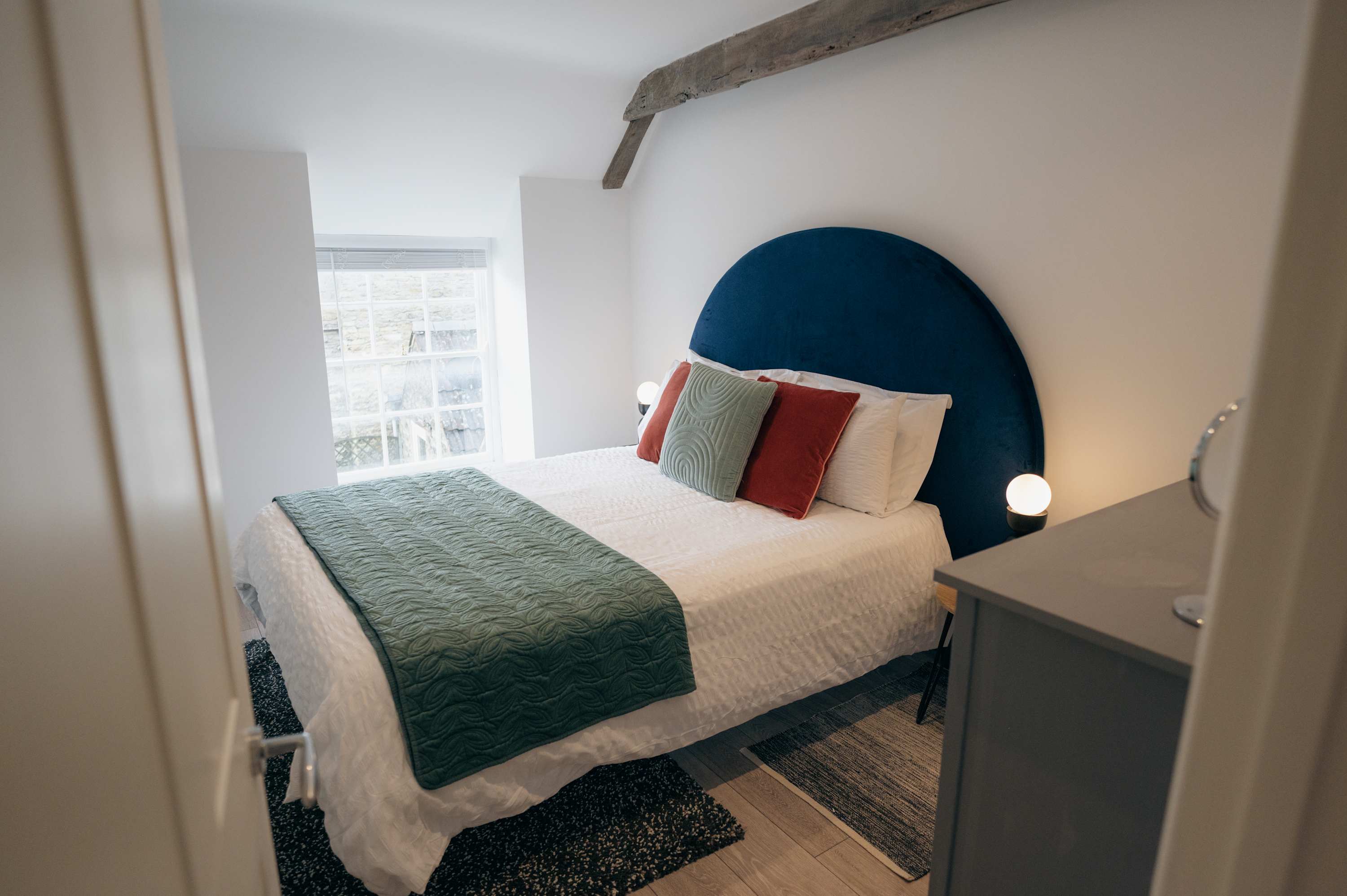 Contemporary Chic, Stylish Apartment in Tetbury — Tetbury, England — vacation rental