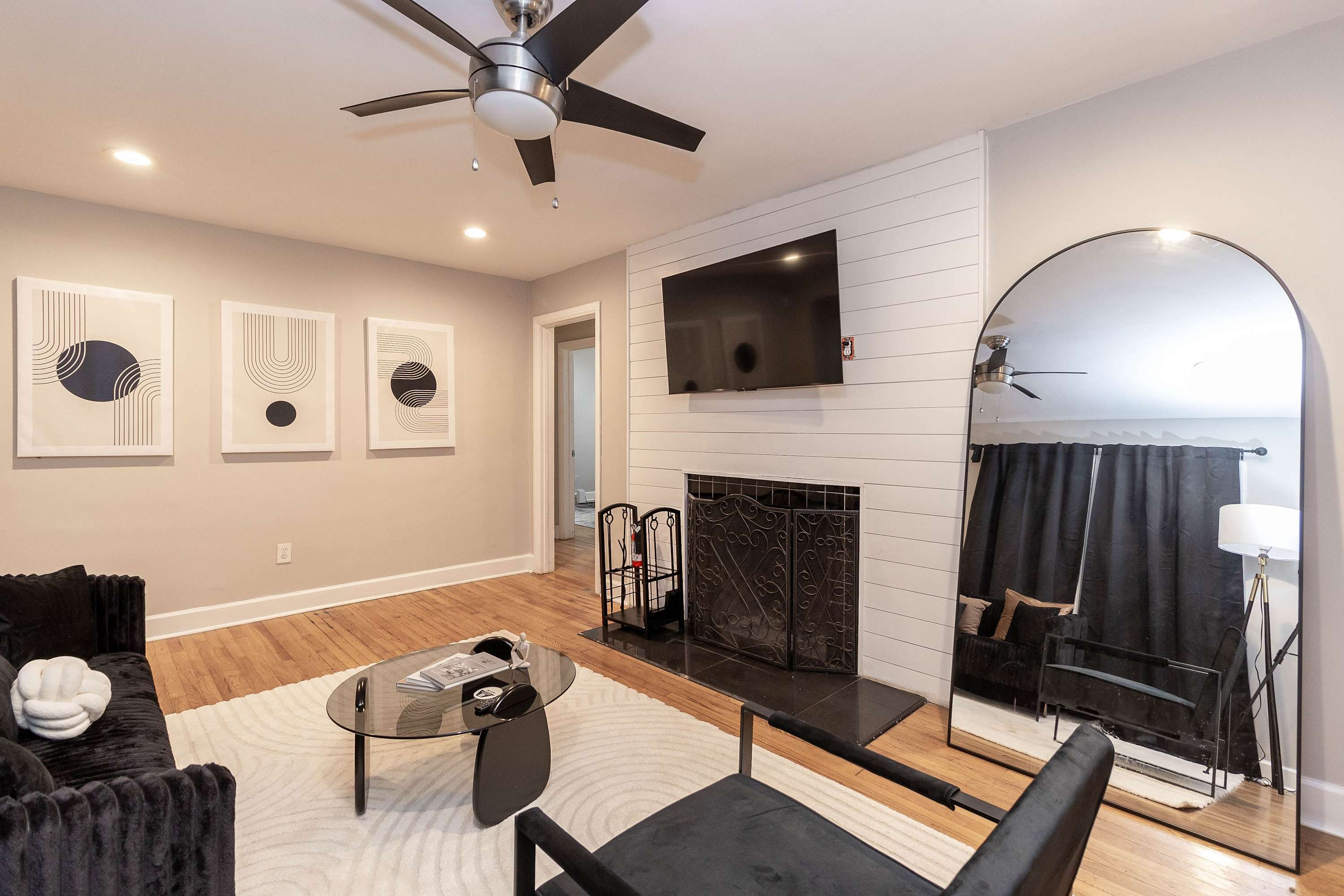 Cozy Single Family ATL - Photo 1