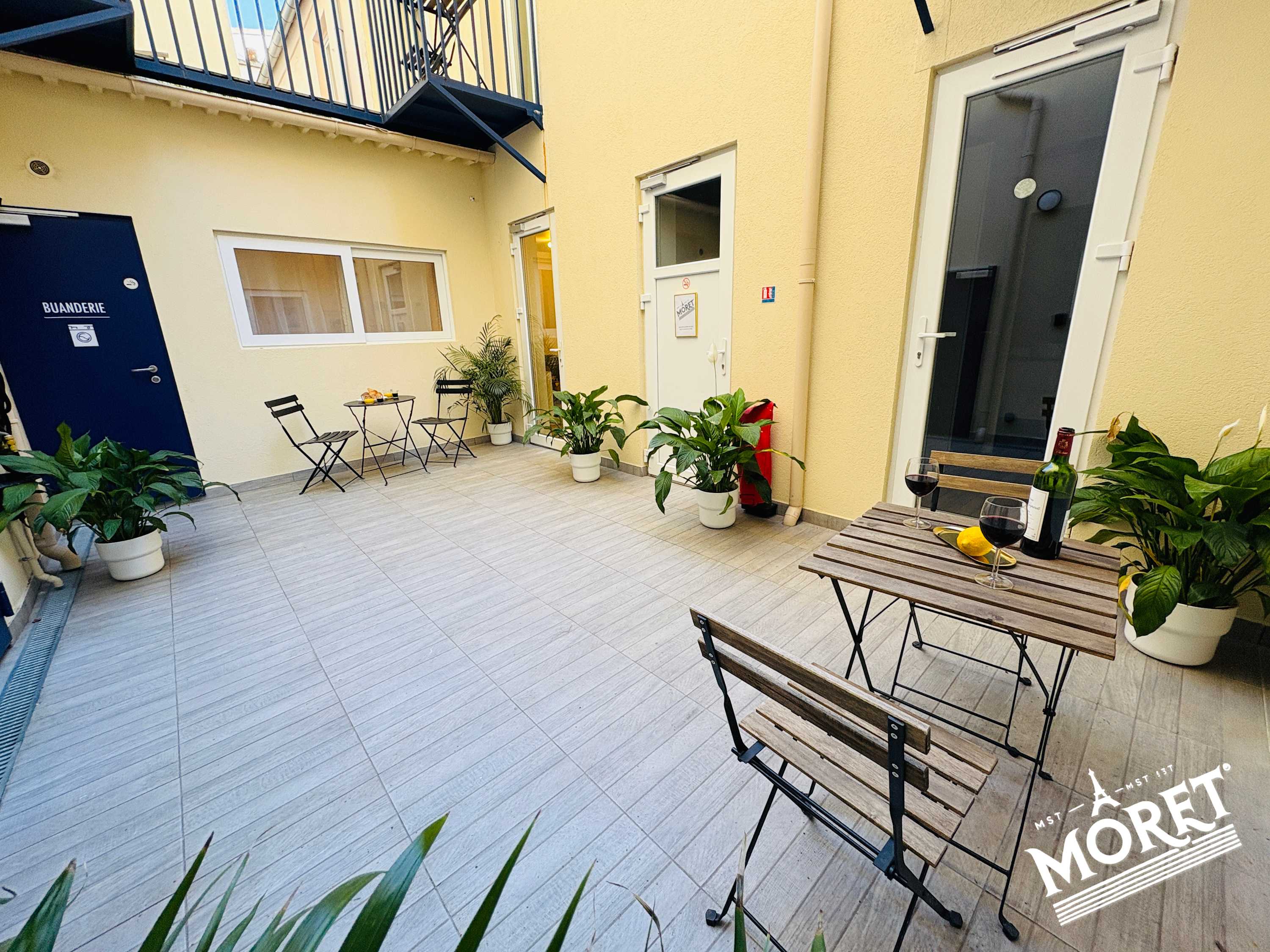 Moret Art Flats 1 Bedroom Patio View photo 6