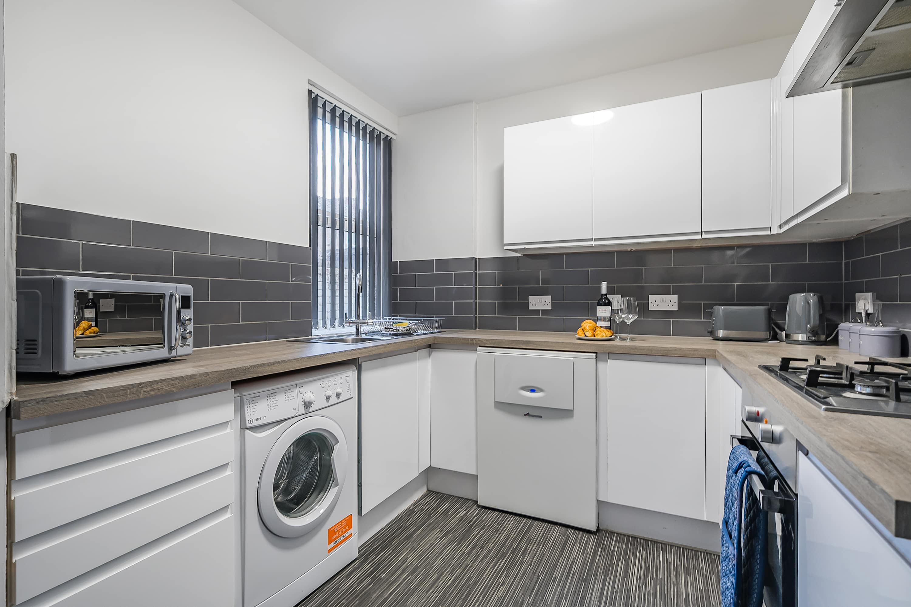 Stylish & Quirky home in Liverpool - Free Parking in Kempton Road 25 L15 1HE - Property image 5 - VivreStays