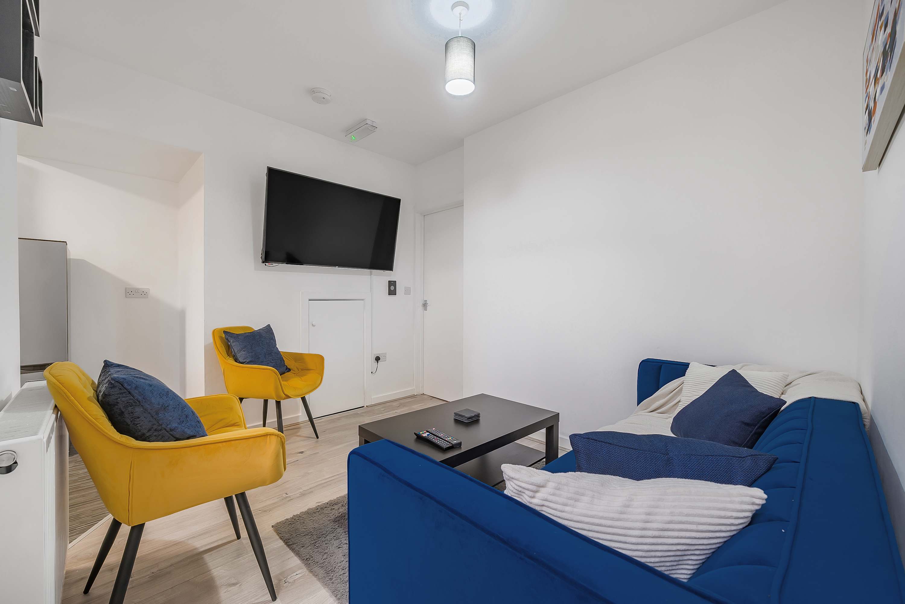 Stylish & Quirky home in Liverpool - Free Parking in Kempton Road 25 L15 1HE - Property image 2 - VivreStays