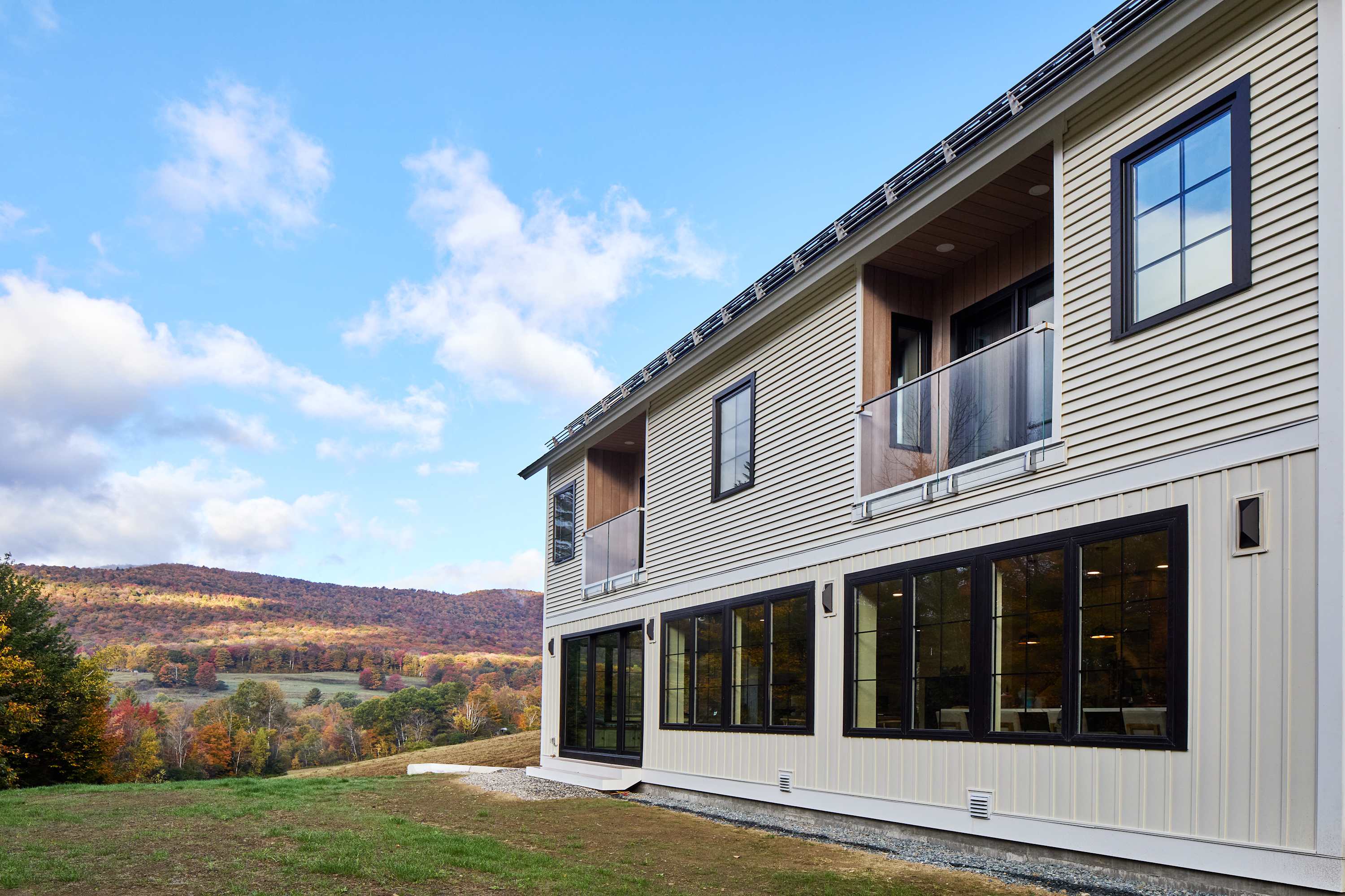 Views! Fireplace, Piano, Hot Tub | Sunnymede Hill