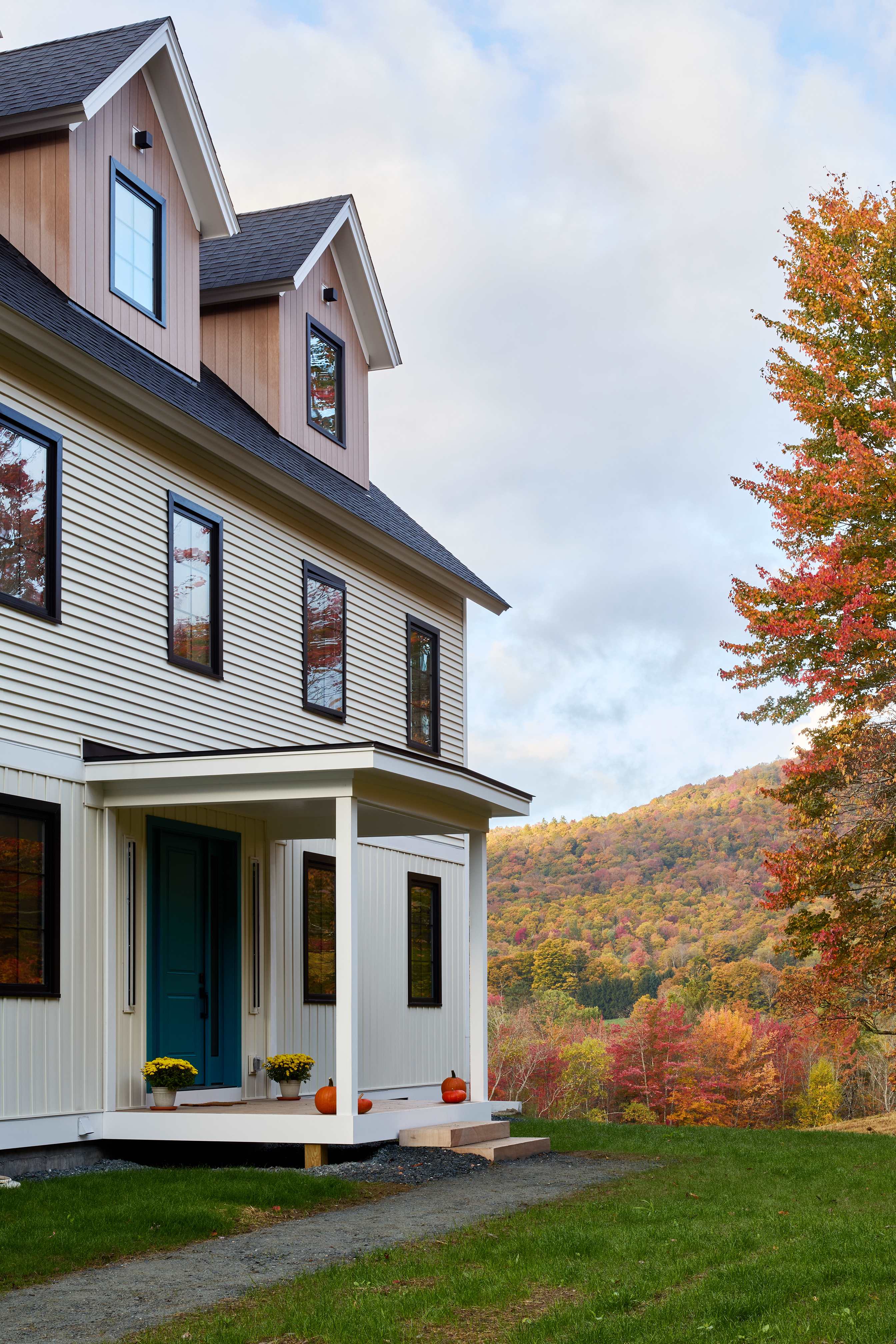 Views! Fireplace, Piano, Hot Tub | Sunnymede Hill