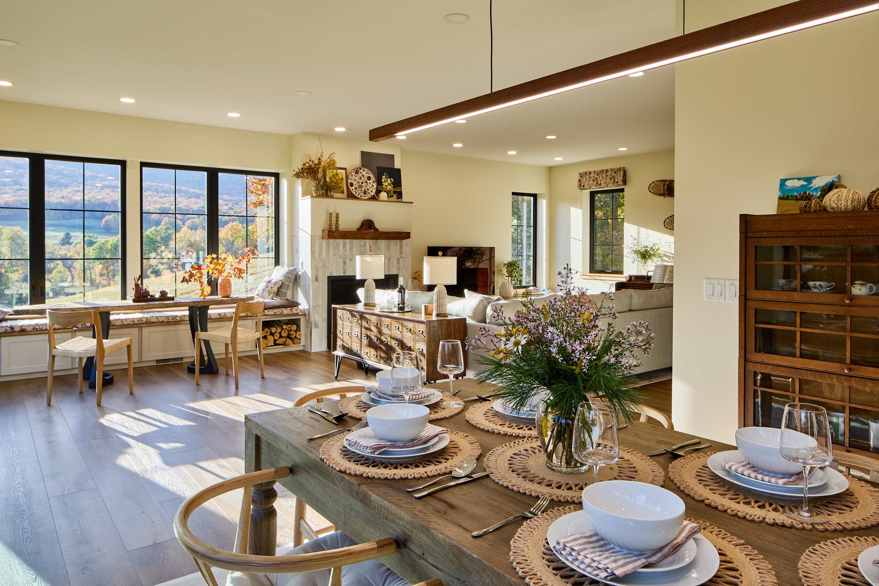 Views! Fireplace, Piano, Hot Tub | Sunnymede Hill