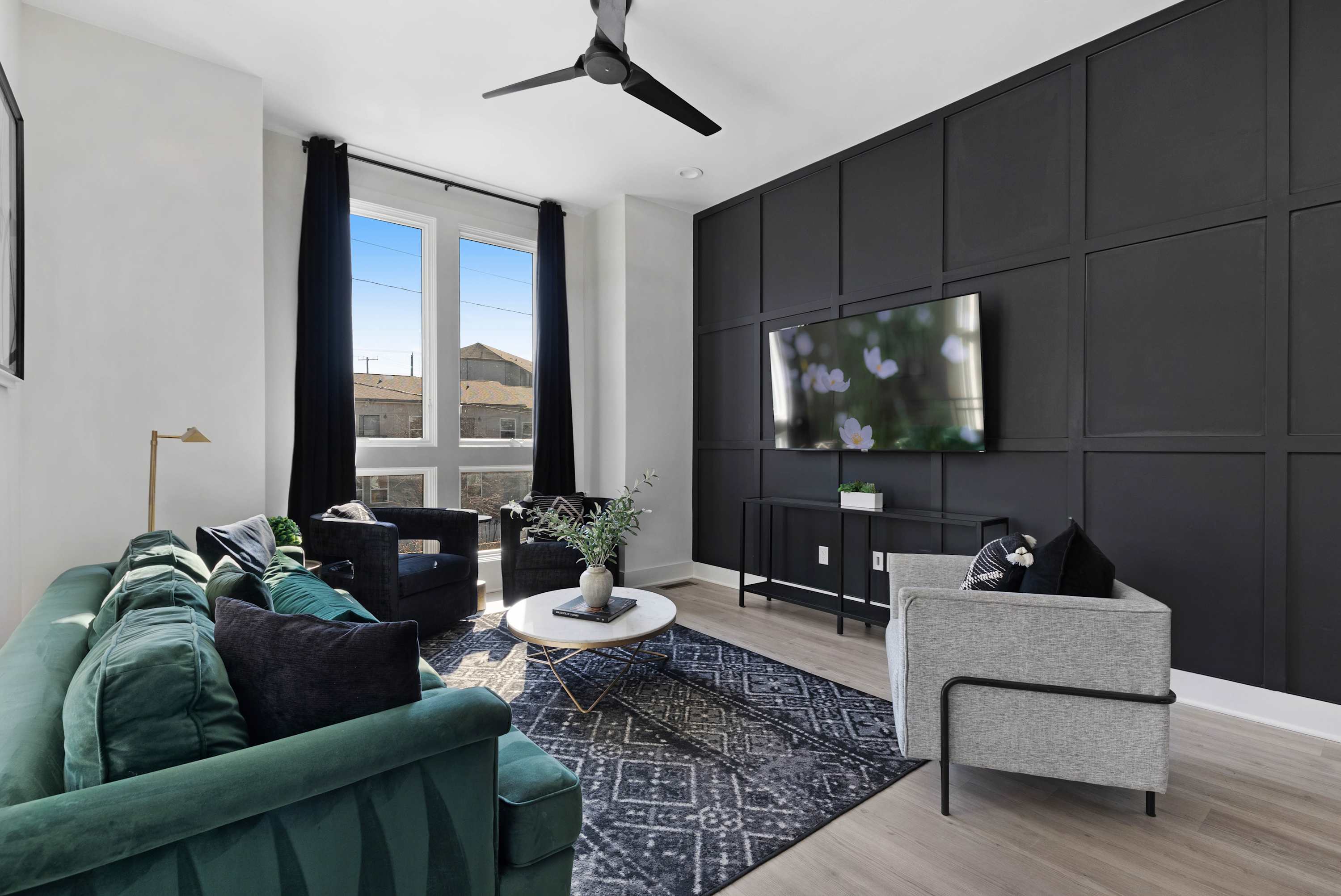 The Sunflower – Rooftop Views Near DT! — Nashville, TN — vacation rental