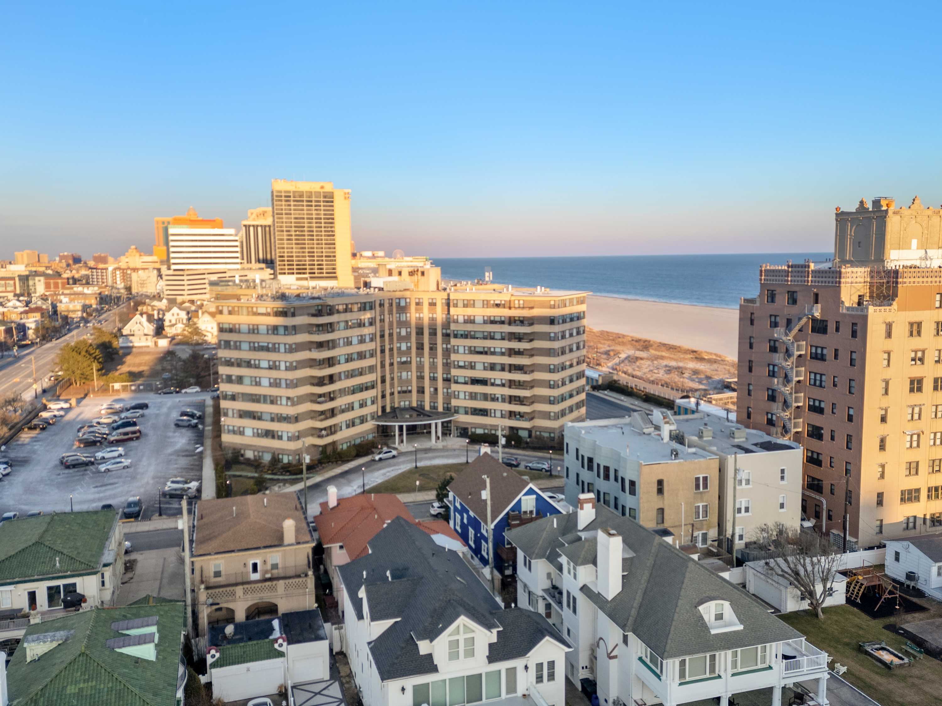 Oversized Family Beach Block Duplex with Game Room - Foto 45