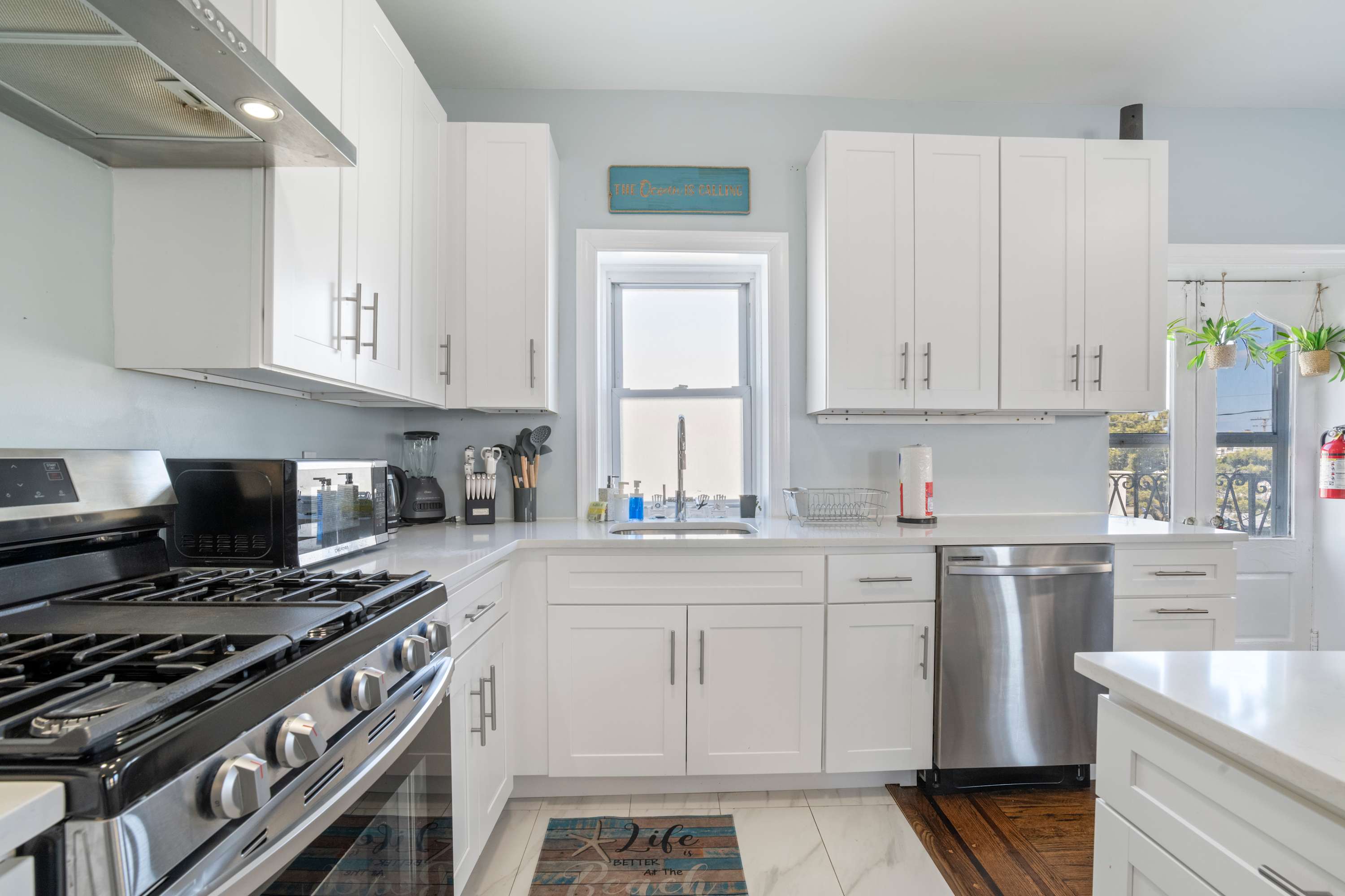 4BR 2BA Luxe Beach Estate II