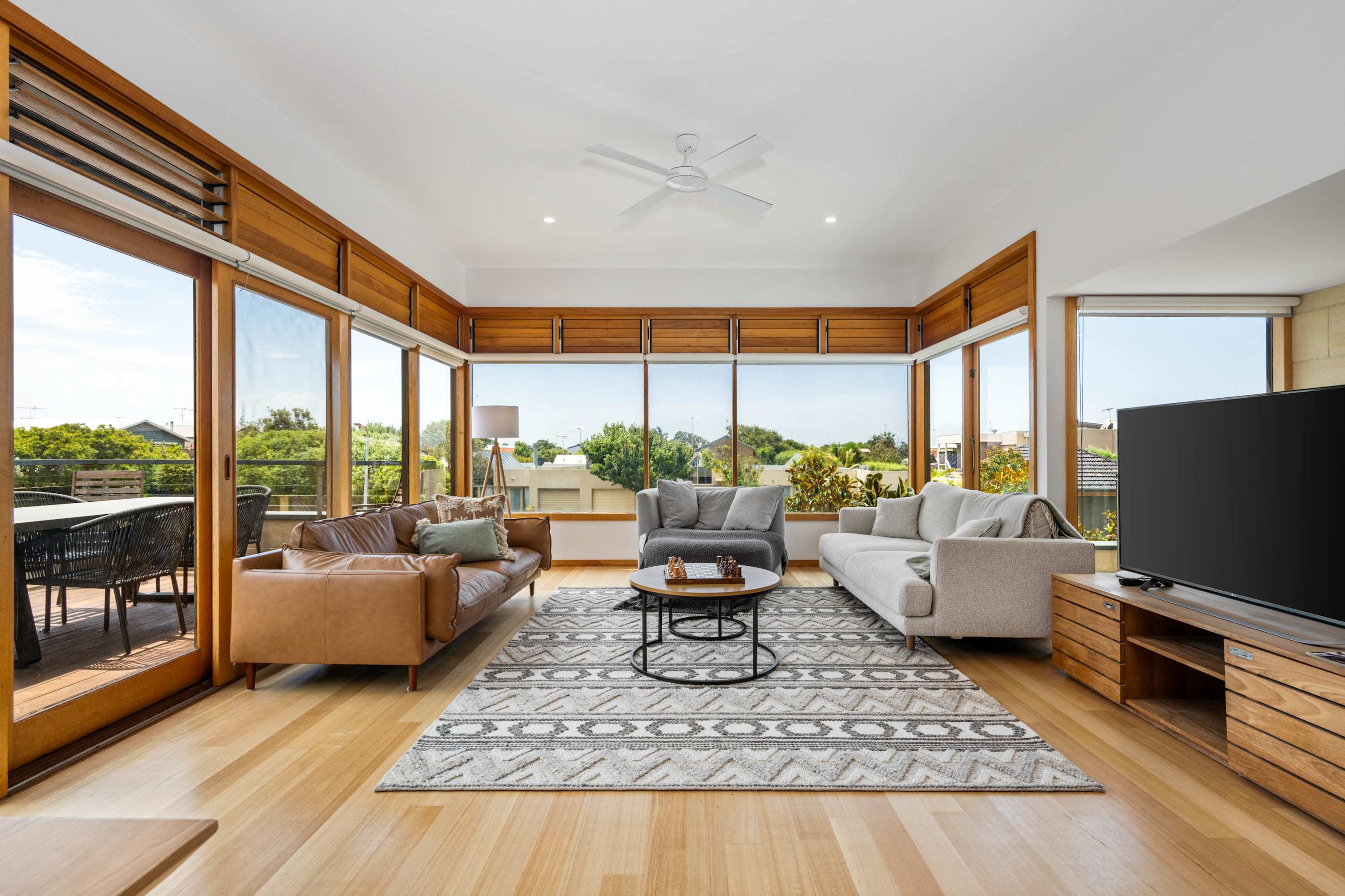 Ocean Breeze - Retreat in Torquay, Sleeps 11! — Torquay, Victoria — vacation rental