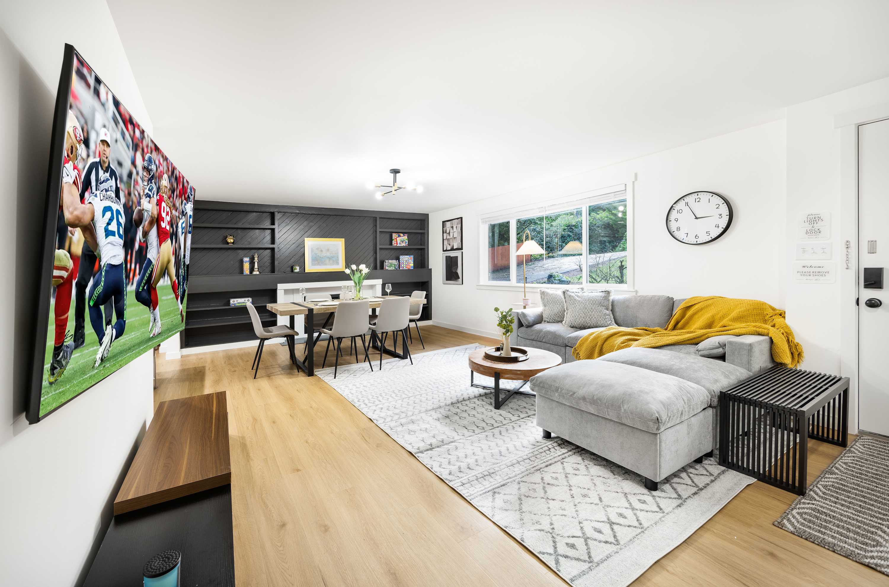 Newly Modern 4BR2BA Rambler by Super Market