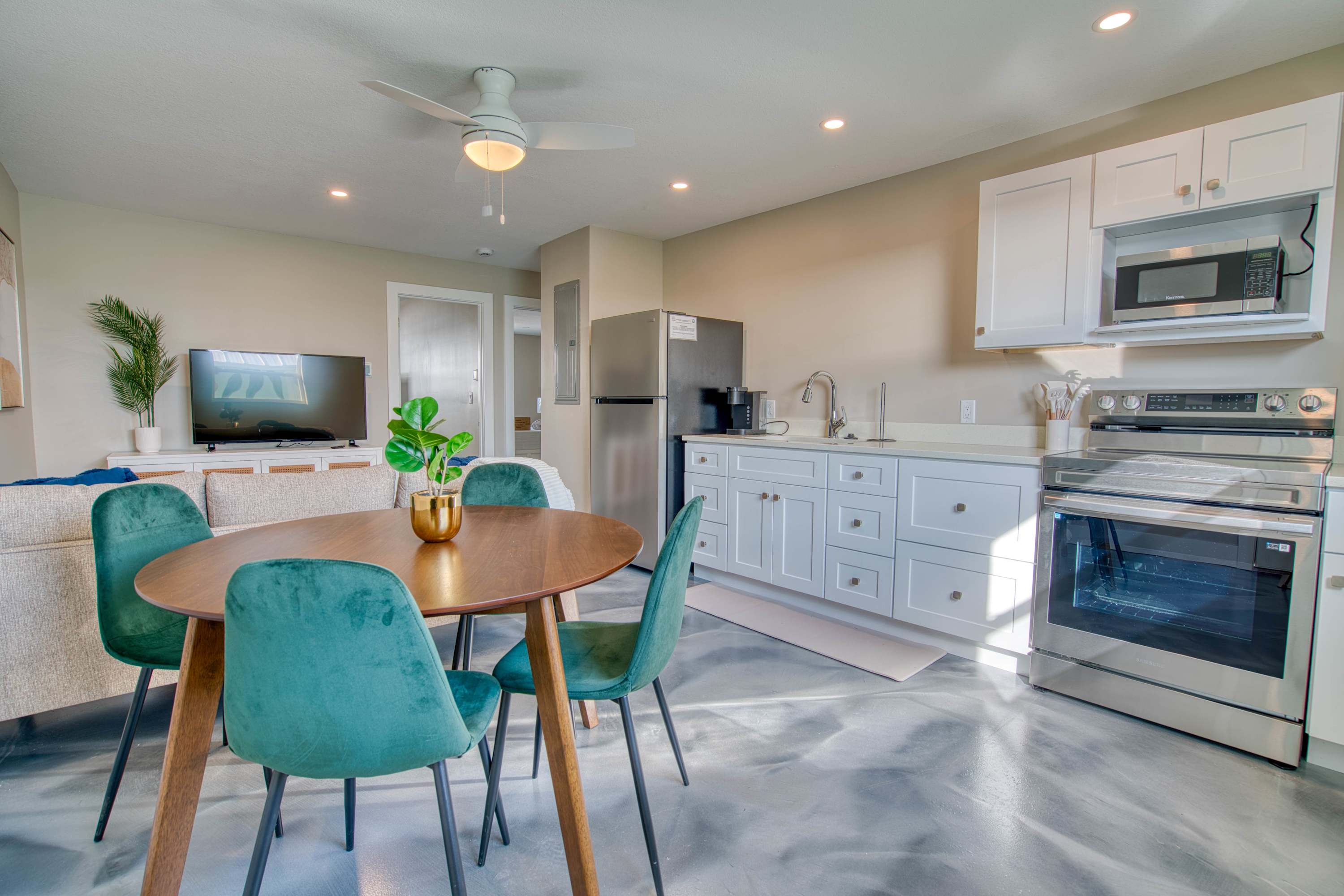 Mango Street Inn Suite 7 — Fort Myers Beach, FL — vacation rental