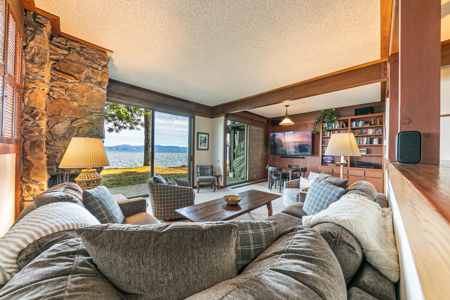 6-8 Miles to Palisades|Alpine|Homewood|Walk to TC — Tahoe City, CA — vacation rental