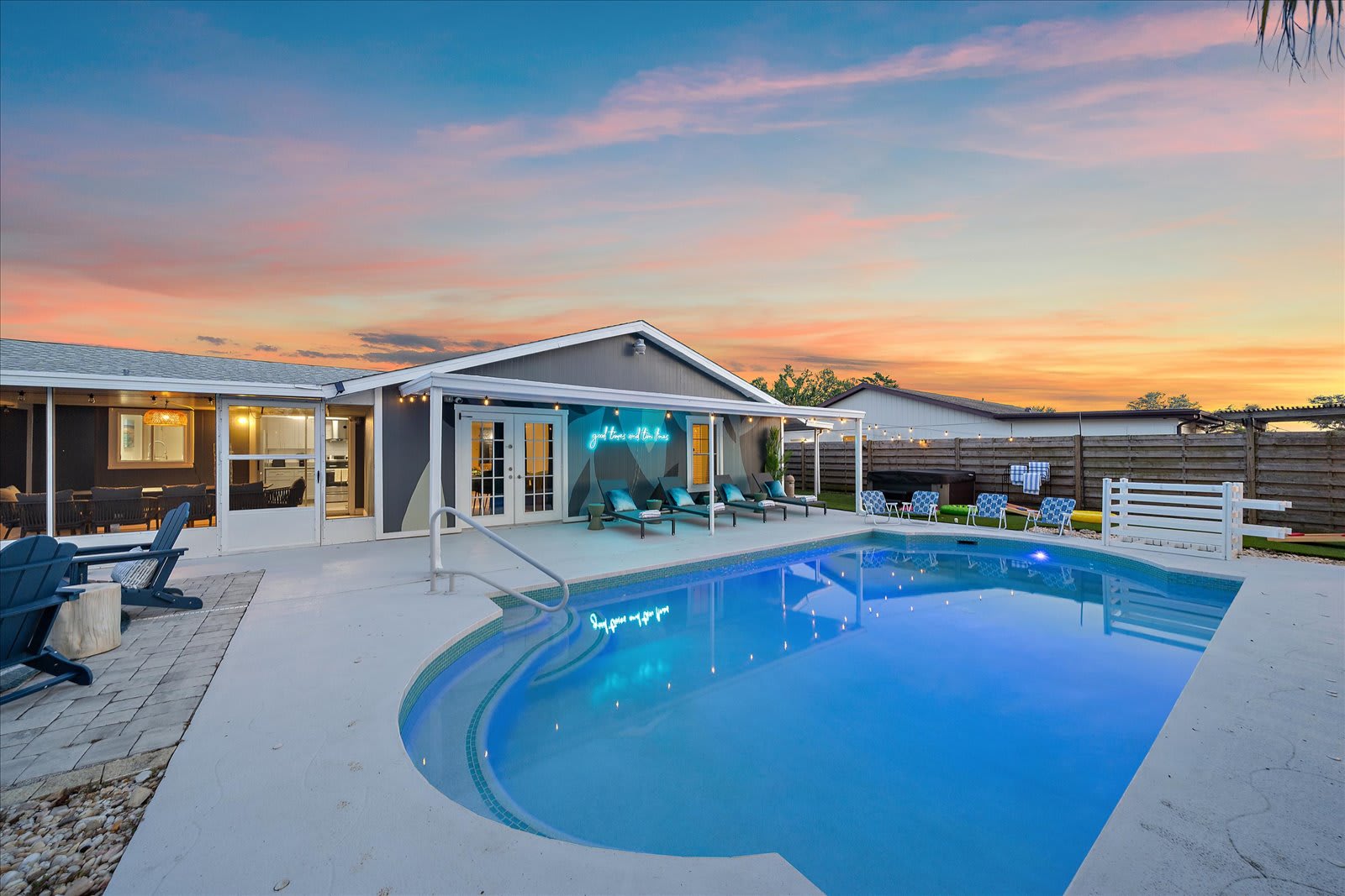 Pool, Hot Tub, Game Room & More - Sleeps 10! — Bradenton, FL — vacation rental