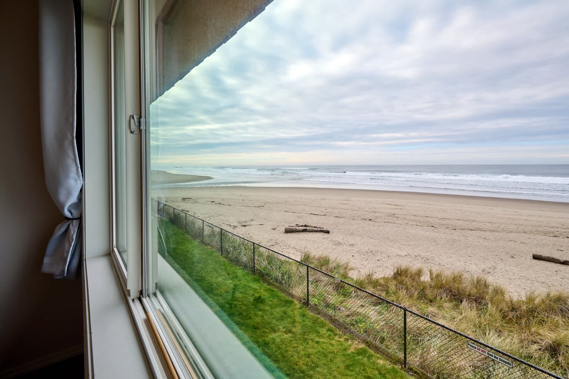Oceanfront Suite With Beach Access - Pool and Sauna! 2