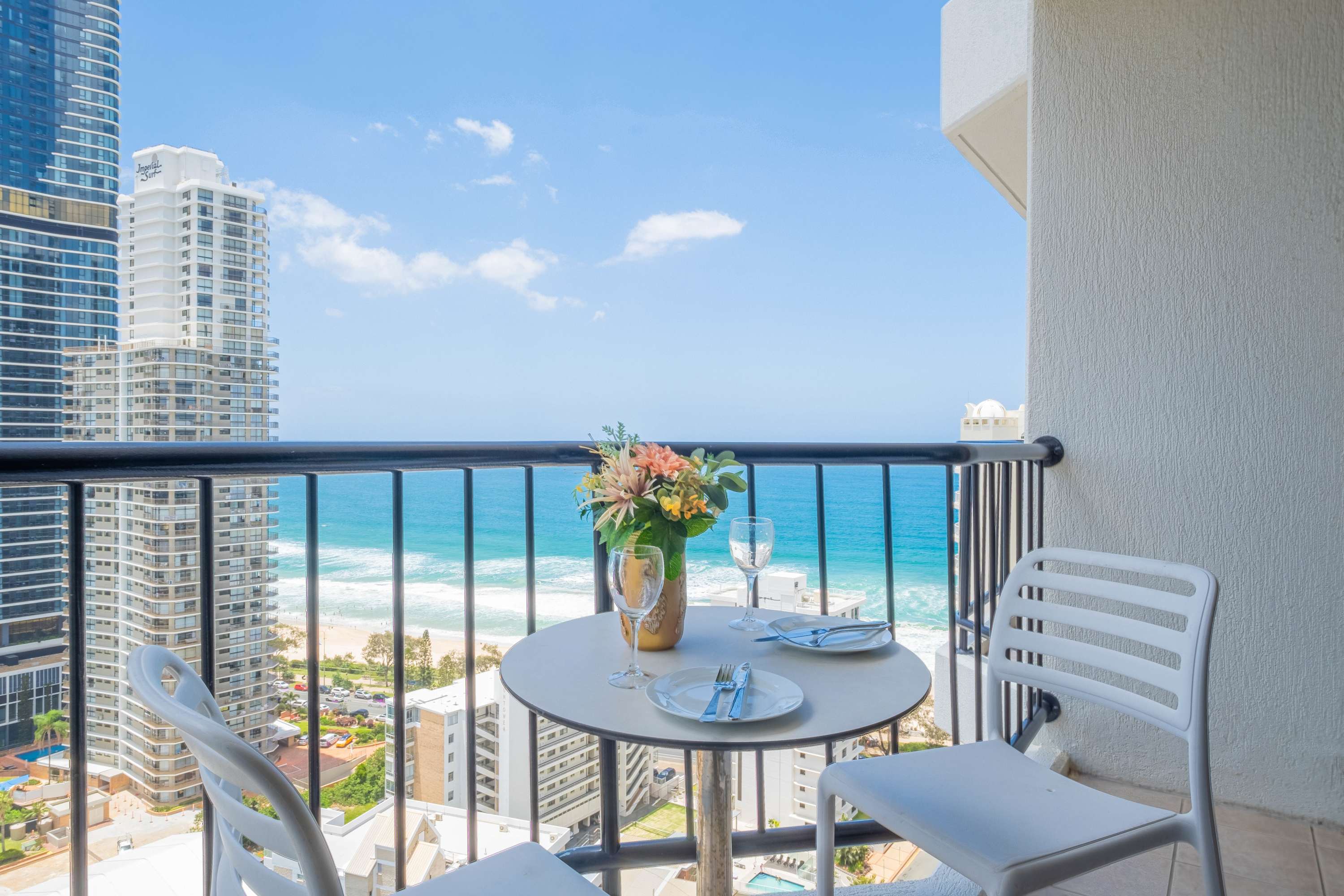 L21 Ocean View Studio: King bed — Surfers Paradise, Queensland — vacation rental