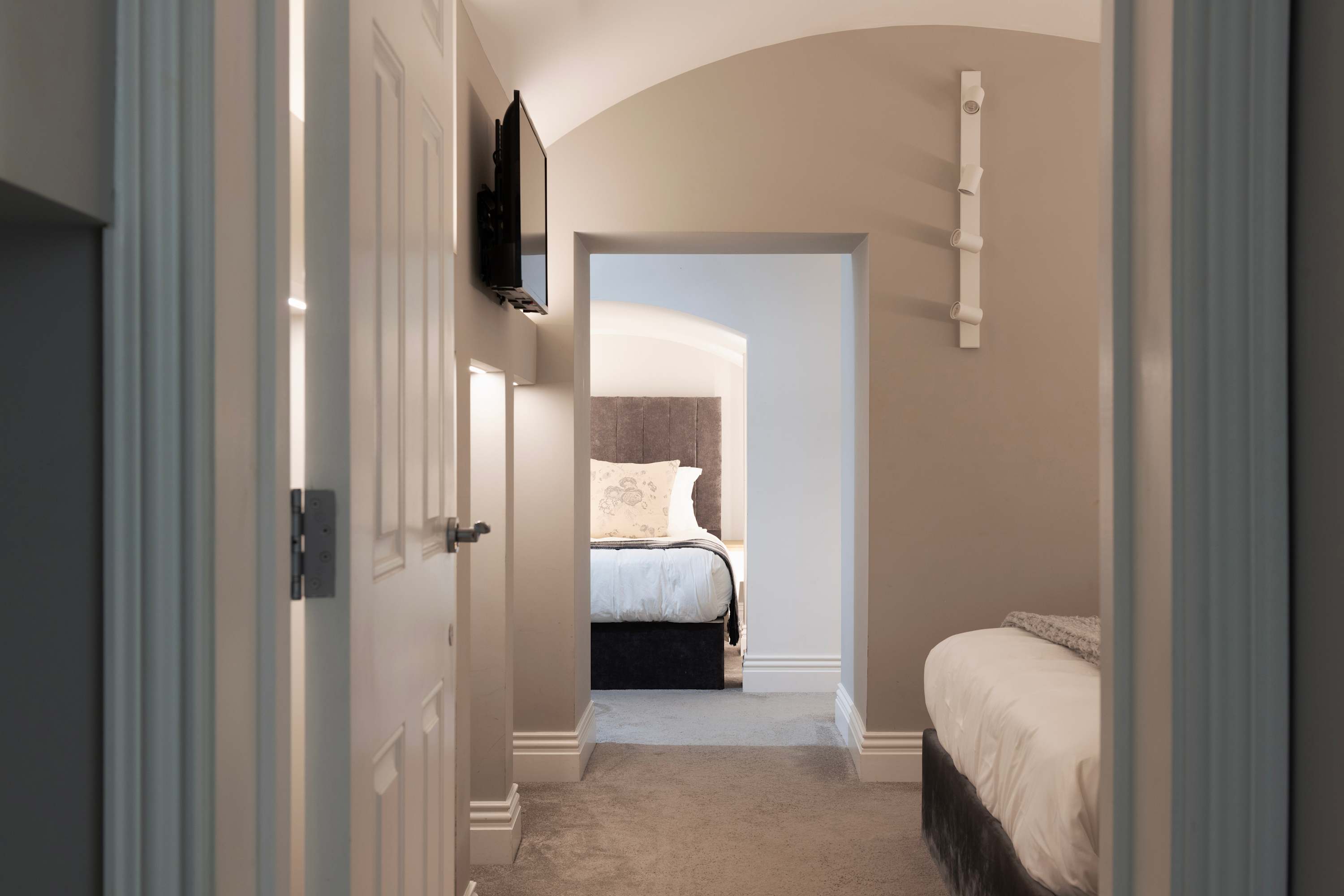 View Wine Vaults with Hot Tub & Private Courtyard in Walcot Street 114 BA1 5BG Wine Vaults with Hot Tub & Private Courtyard in Walcot Street 114 BA1 5BG - Property image 12 - VivreStays