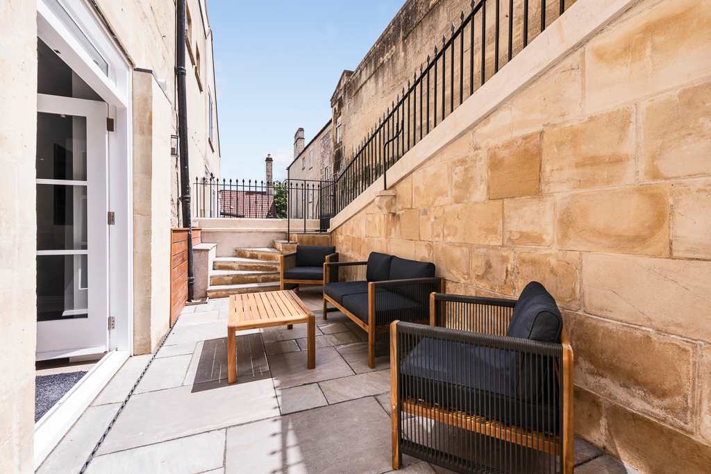 View Wine Vaults with Hot Tub & Private Courtyard in Walcot Street 114 BA1 5BG Wine Vaults with Hot Tub & Private Courtyard in Walcot Street 114 BA1 5BG - Property image 24 - VivreStays