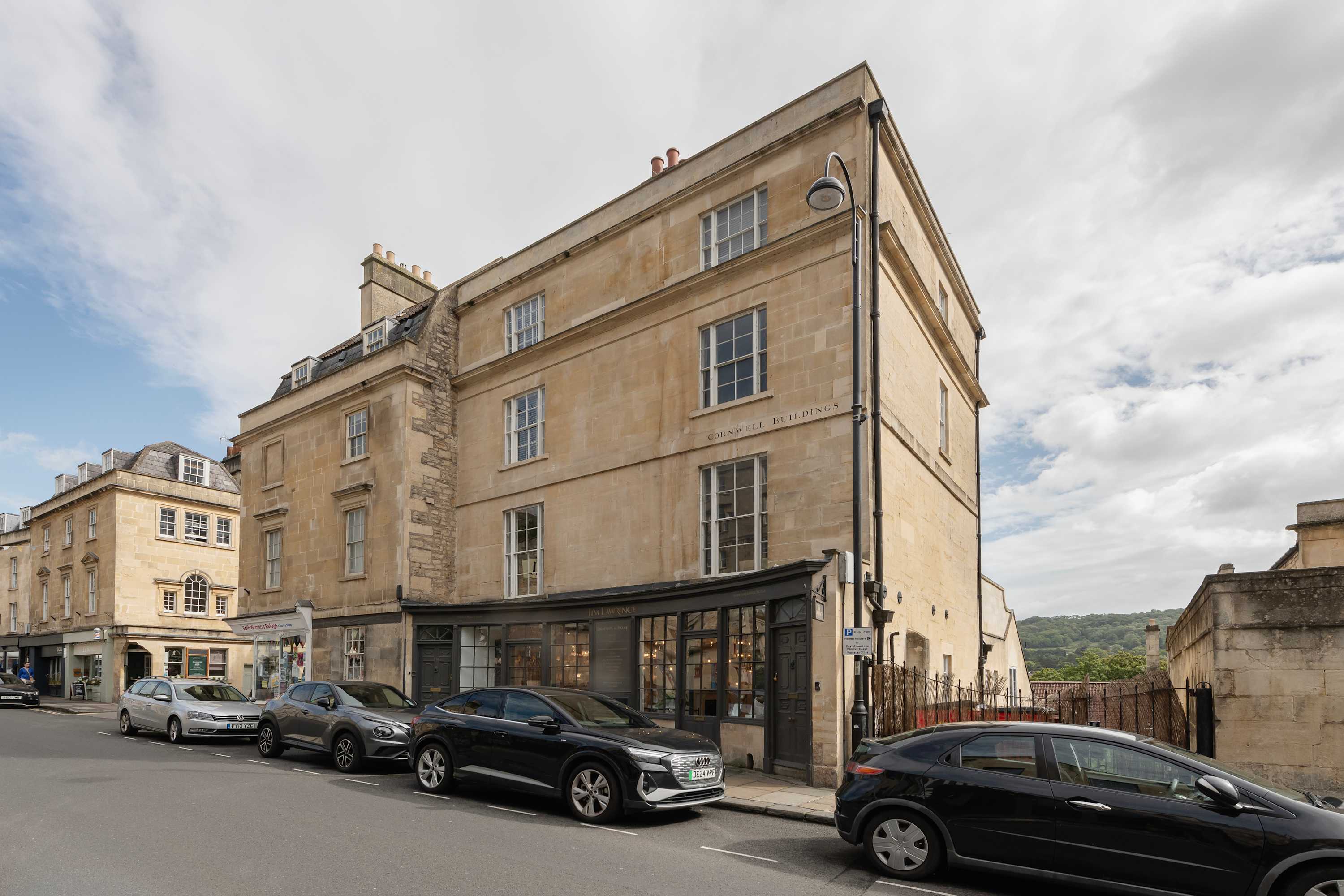 View Wine Vaults with Hot Tub & Private Courtyard in Walcot Street 114 BA1 5BG Wine Vaults with Hot Tub & Private Courtyard in Walcot Street 114 BA1 5BG - Property image 25 - VivreStays