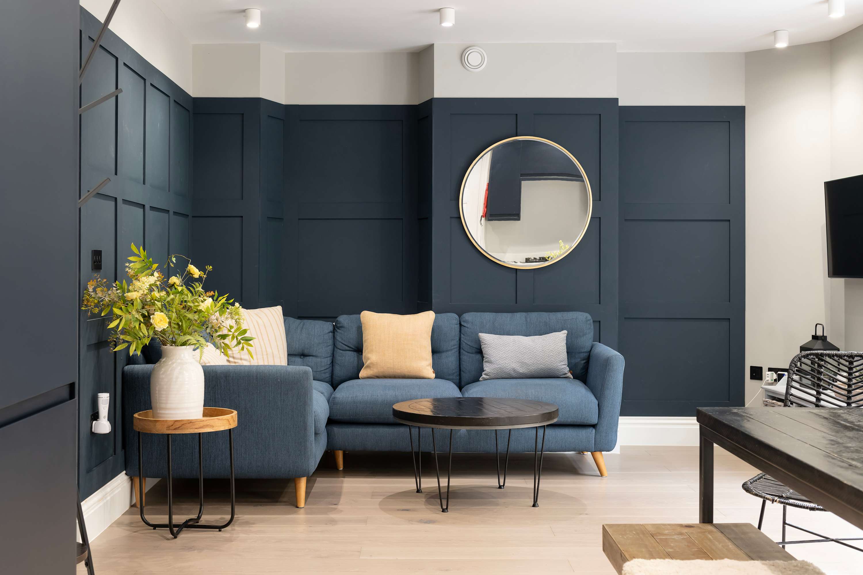 View Wine Vaults with Hot Tub & Private Courtyard in Walcot Street 114 BA1 5BG Wine Vaults with Hot Tub & Private Courtyard in Walcot Street 114 BA1 5BG - Property image 6 - VivreStays